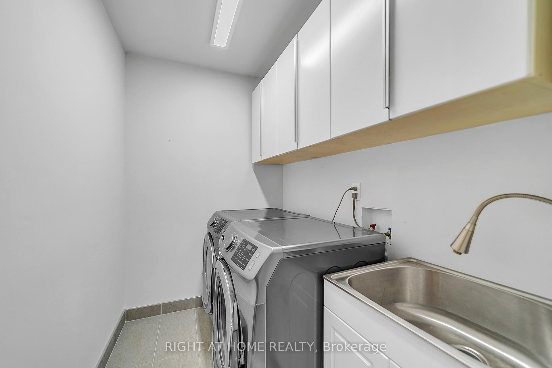 Photo 16 of 302 Mullen Drive, Vaughan, Brownridge — HOMEH