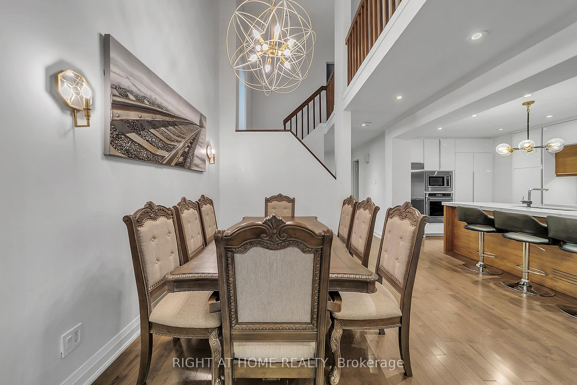 Photo 18 of 302 Mullen Drive, Vaughan, Brownridge — HOMEH