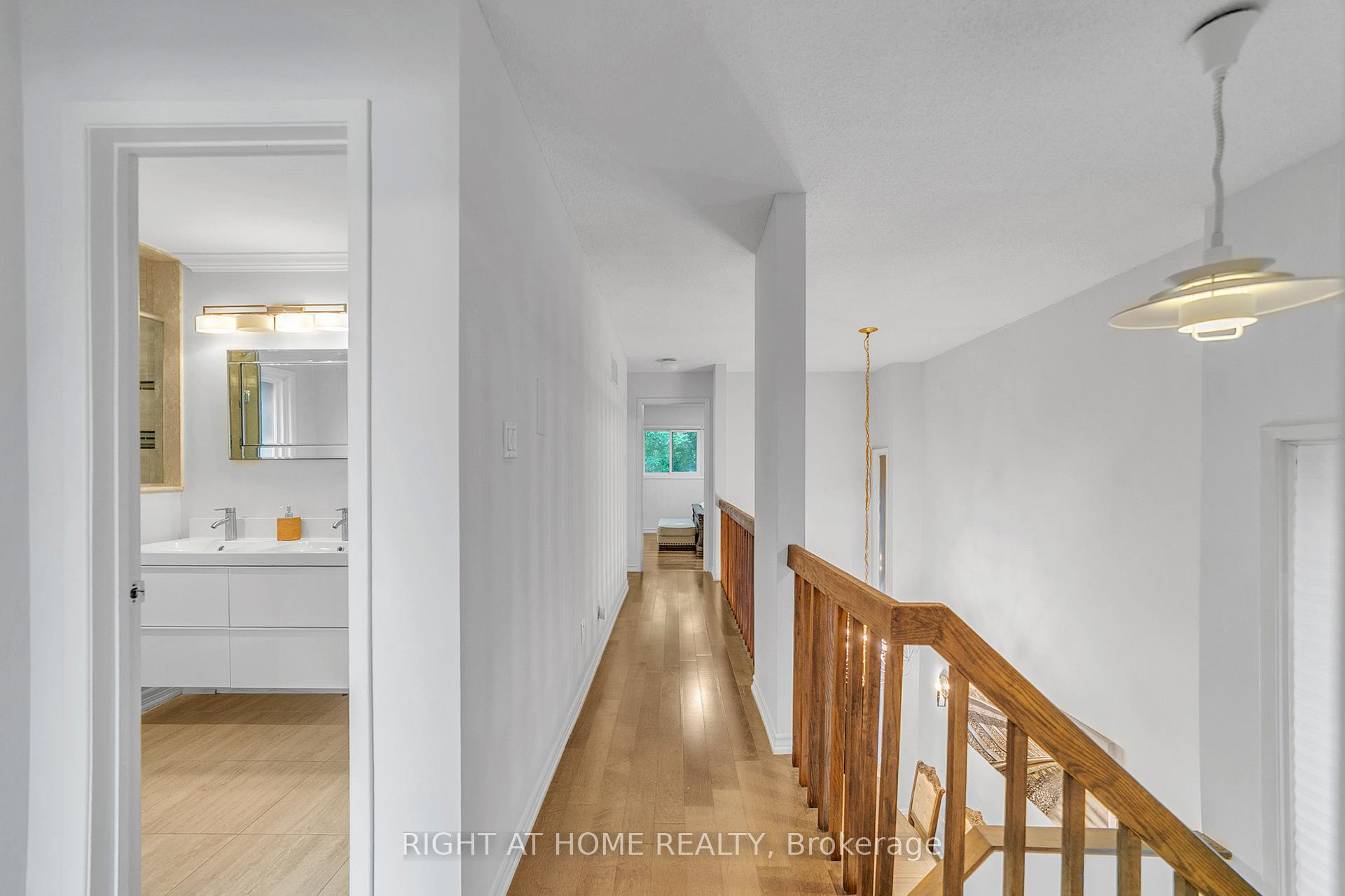 Photo 28 of 302 Mullen Drive, Vaughan, Brownridge — HOMEH