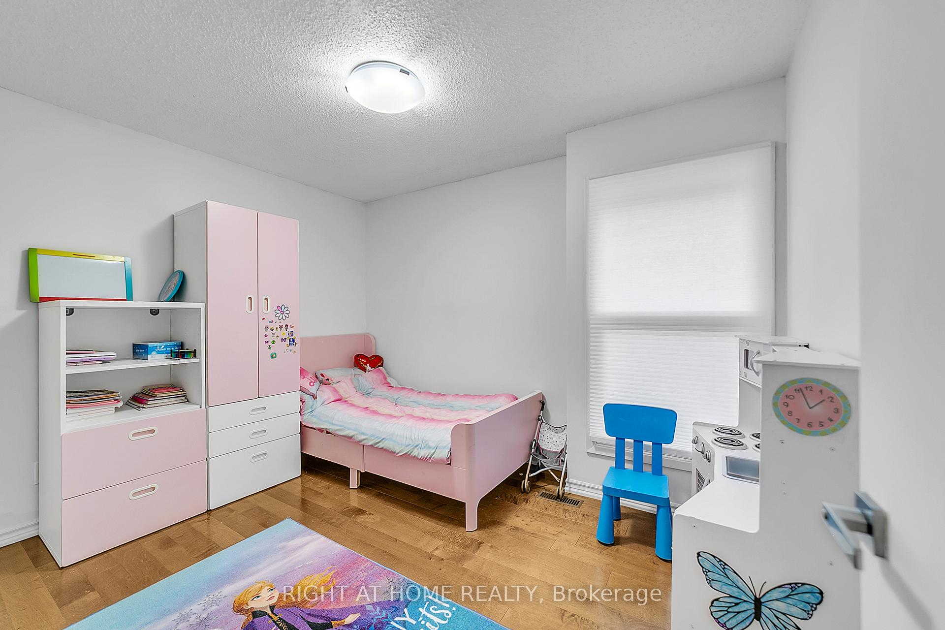 Photo 36 of 302 Mullen Drive, Vaughan, Brownridge — HOMEH