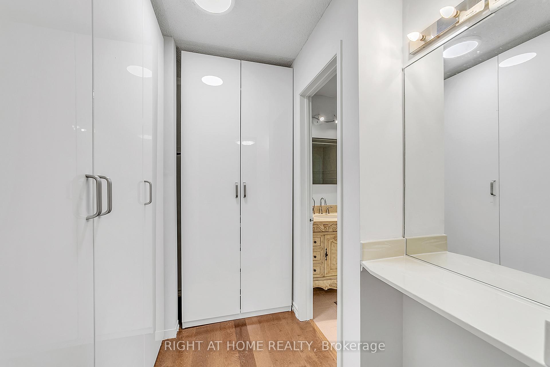 Photo 38 of 302 Mullen Drive, Vaughan, Brownridge — HOMEH