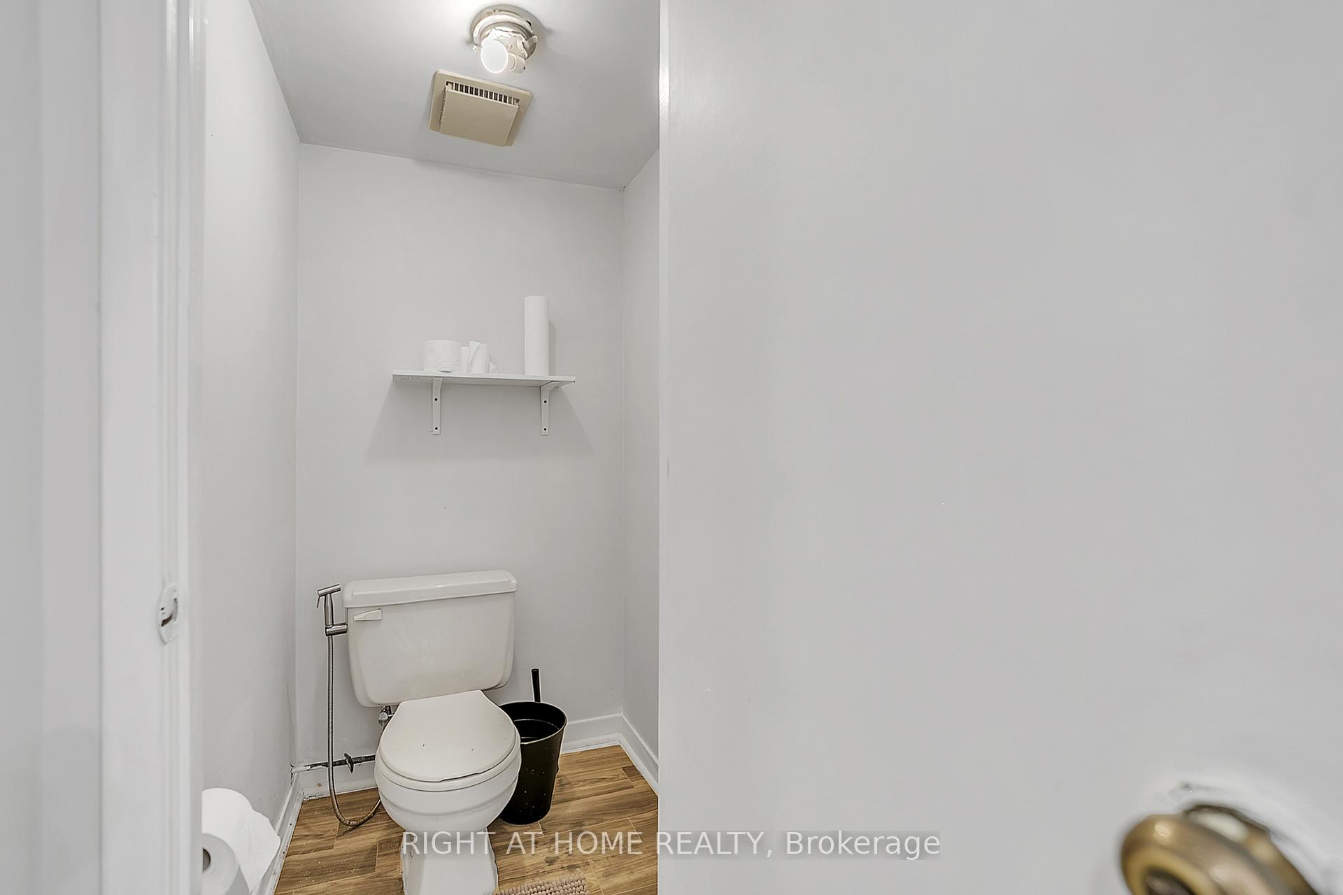 Photo 43 of 302 Mullen Drive, Vaughan, Brownridge — HOMEH