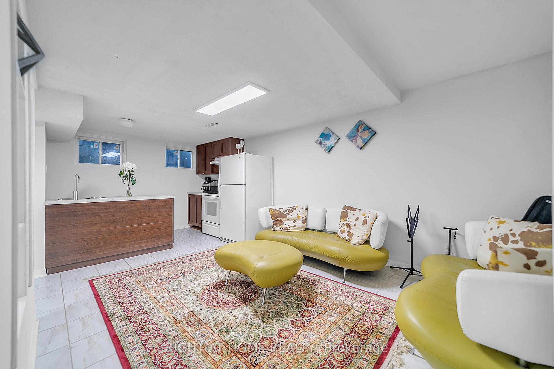 Photo 47 of 302 Mullen Drive, Vaughan, Brownridge — HOMEH