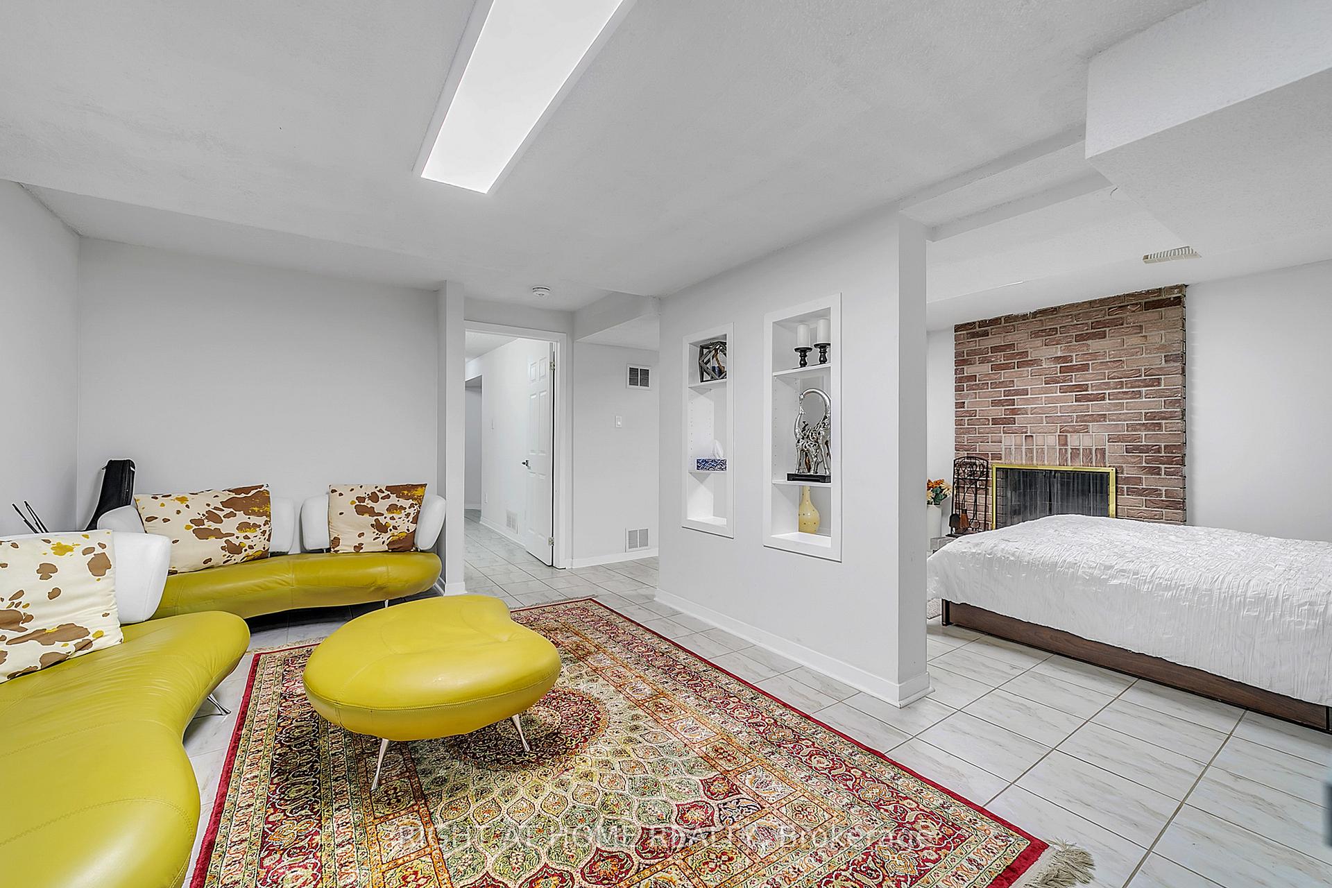 Photo 48 of 302 Mullen Drive, Vaughan, Brownridge — HOMEH