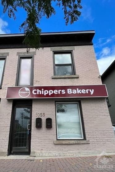 Front of Unit 2, 1055 Somerset Street