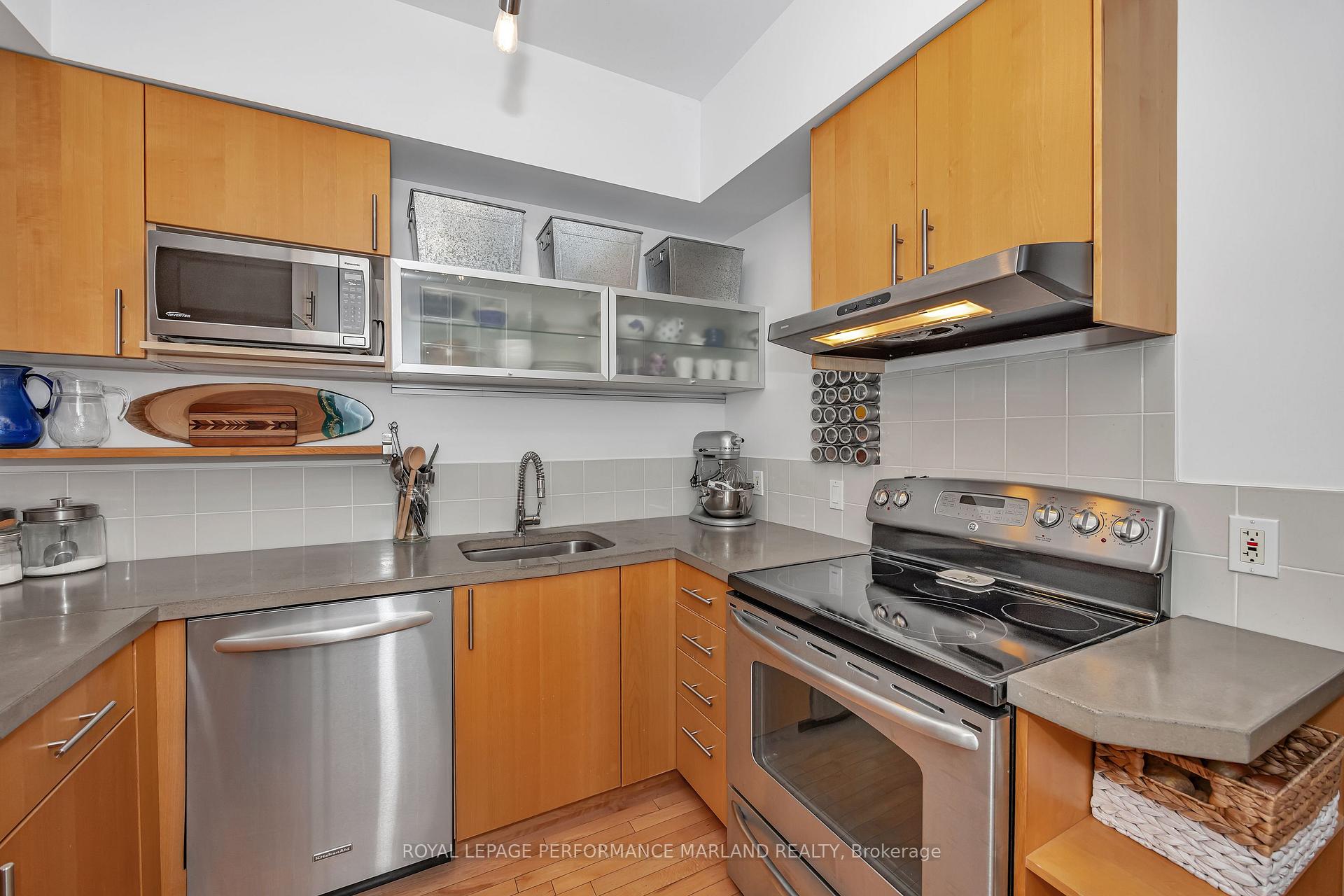 Photo 16 of 1139 Gladstone Avenue, Ottawa, Hintonburg — HOMEH