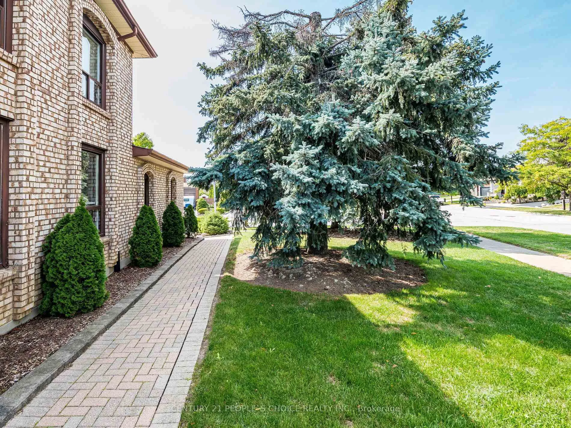 Photo 3 of Unit Upper, 110 Houston Road, Vaughan, West Woodbridge — HOMEH
