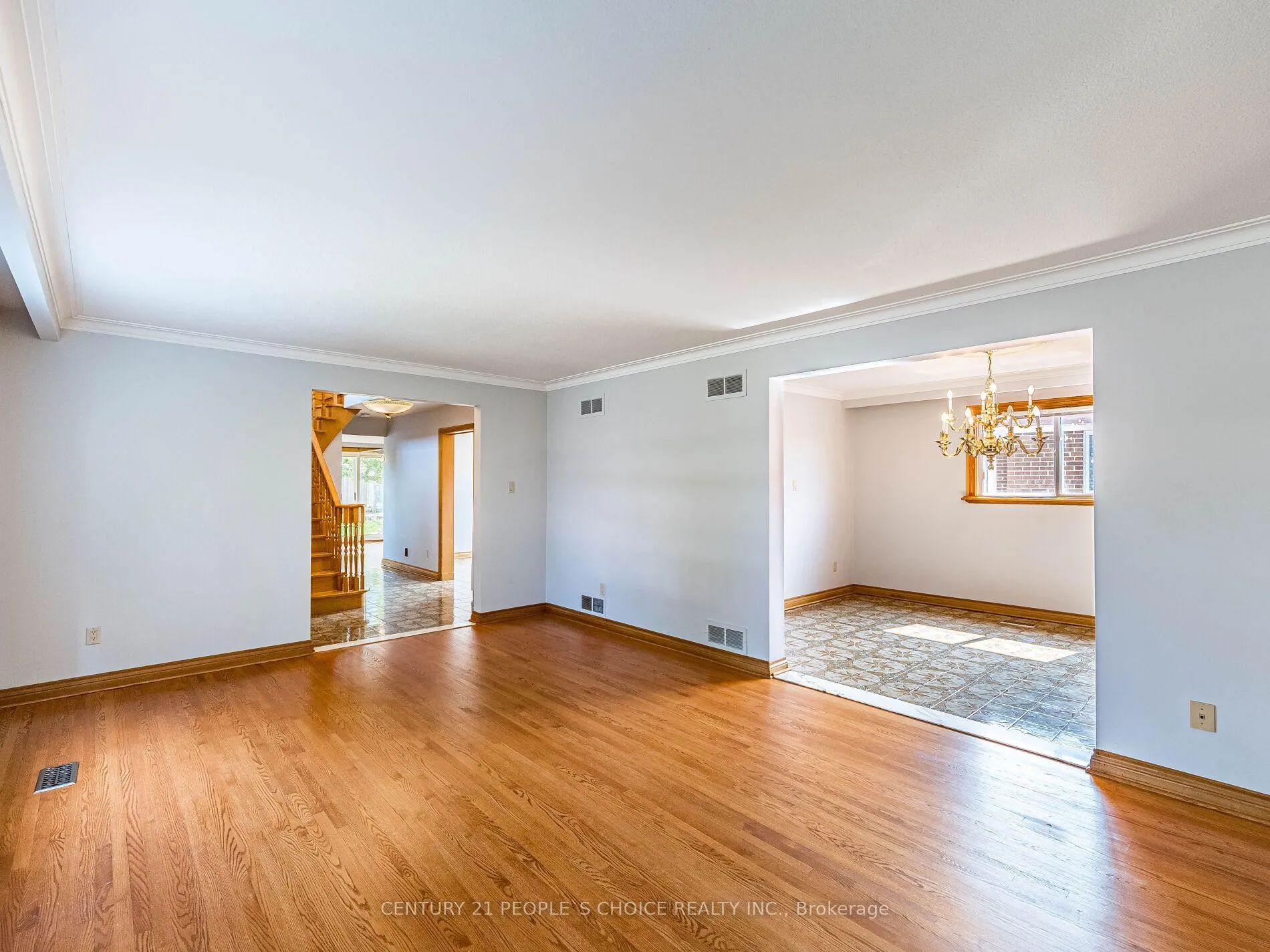 Photo 11 of Unit Upper, 110 Houston Road, Vaughan, West Woodbridge — HOMEH