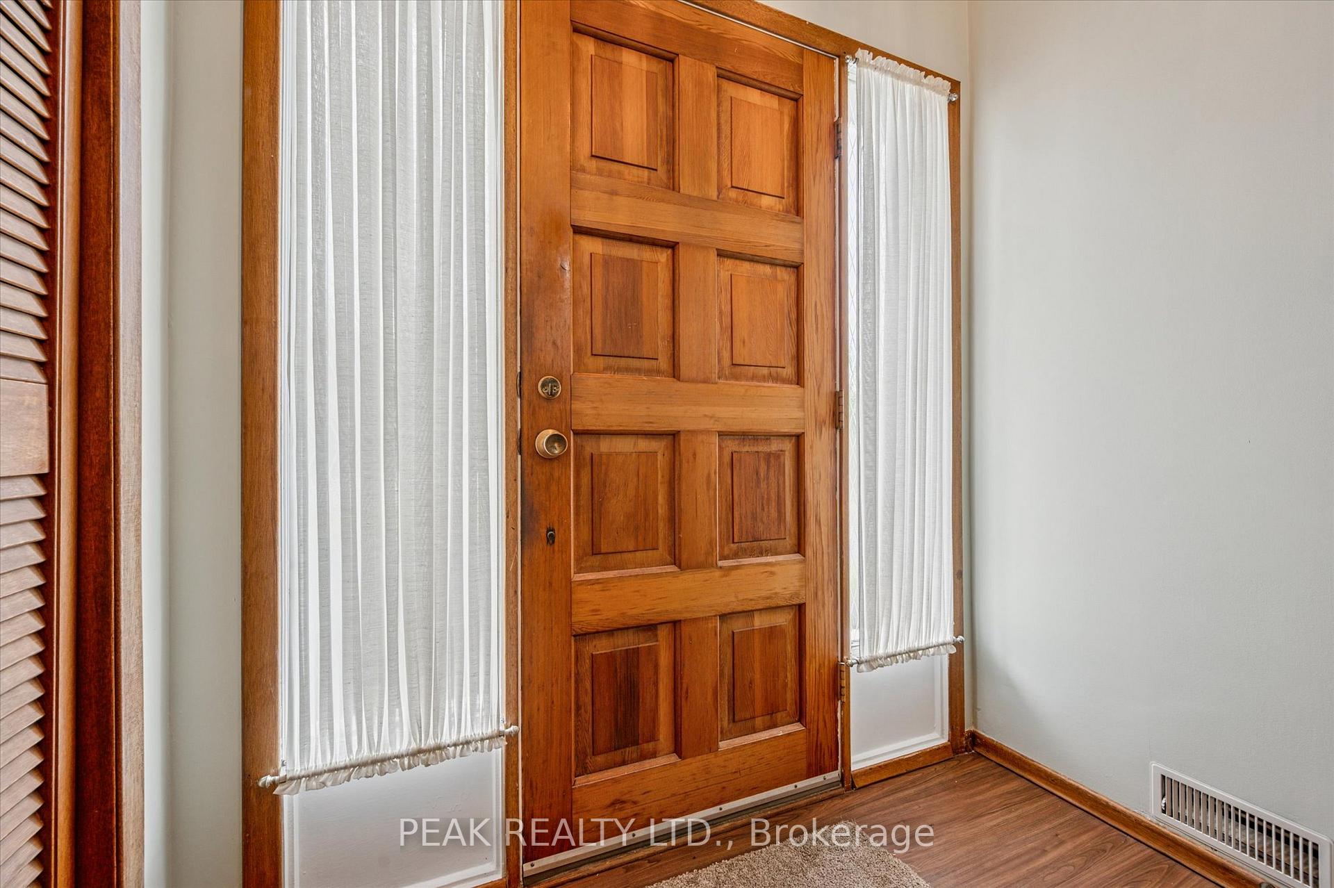 Photo 5 of 553 Glendene Crescent, Waterloo — HOMEH