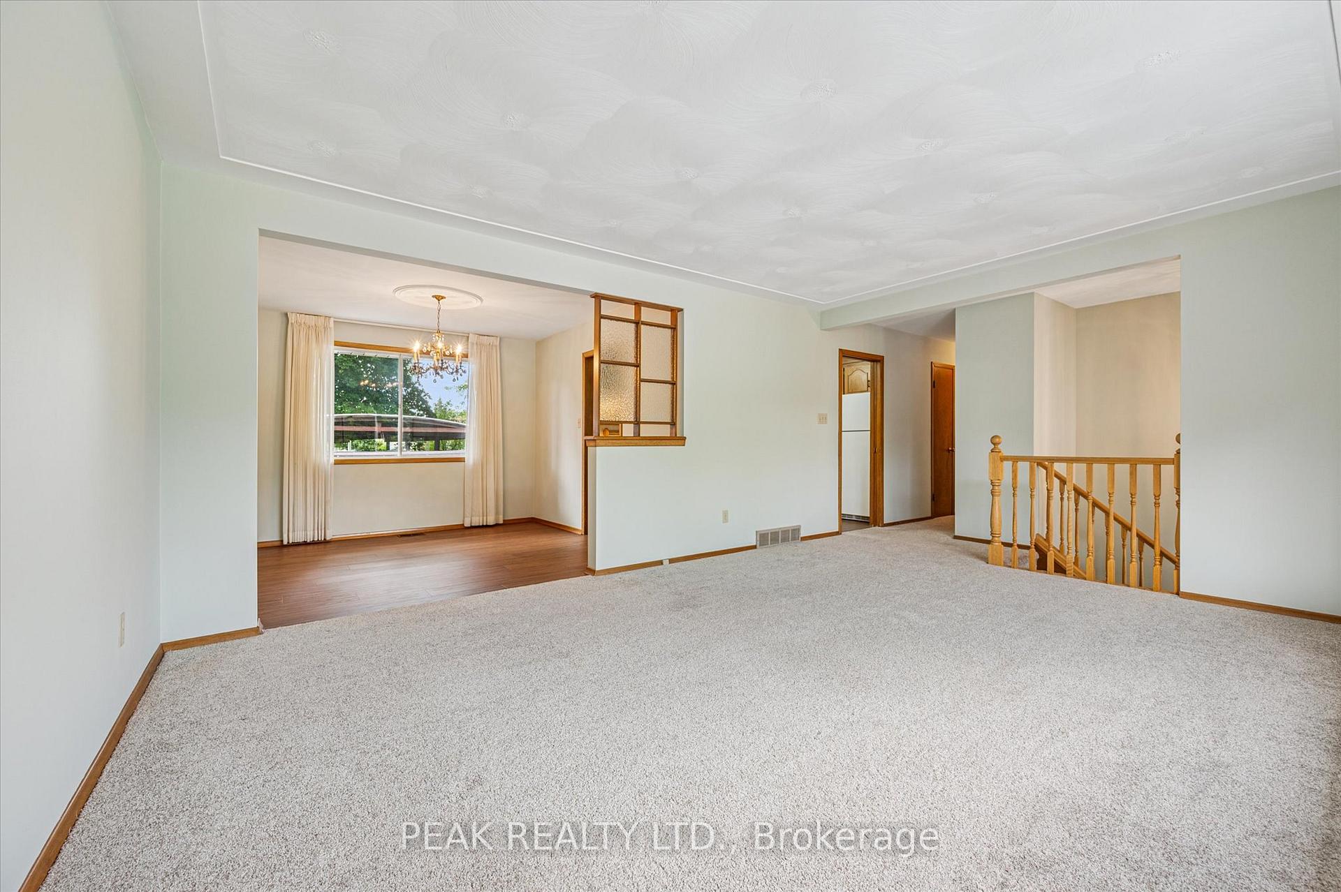 Photo 9 of 553 Glendene Crescent, Waterloo — HOMEH