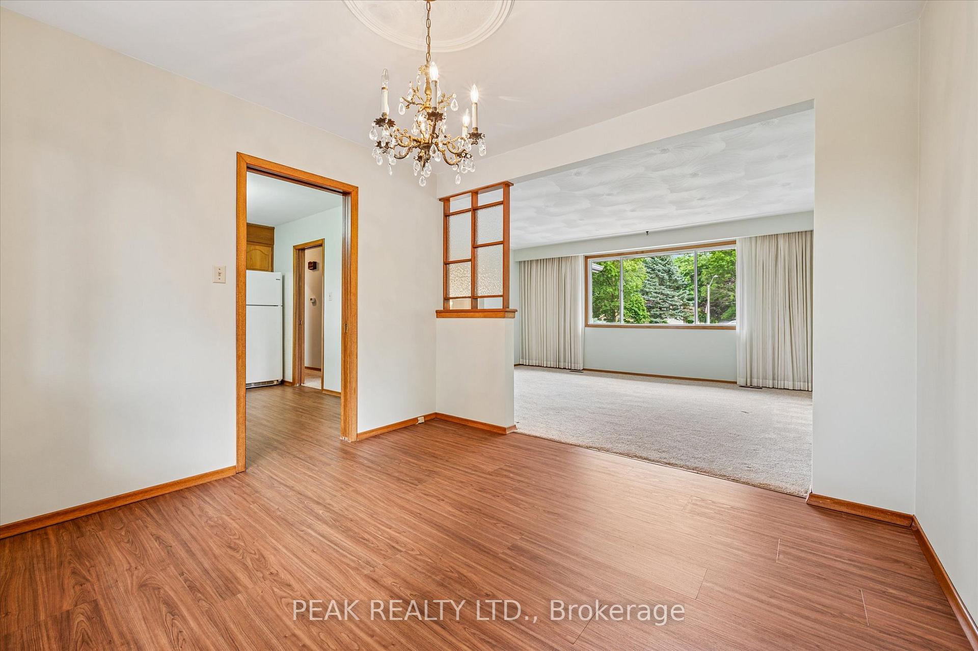 Photo 11 of 553 Glendene Crescent, Waterloo — HOMEH