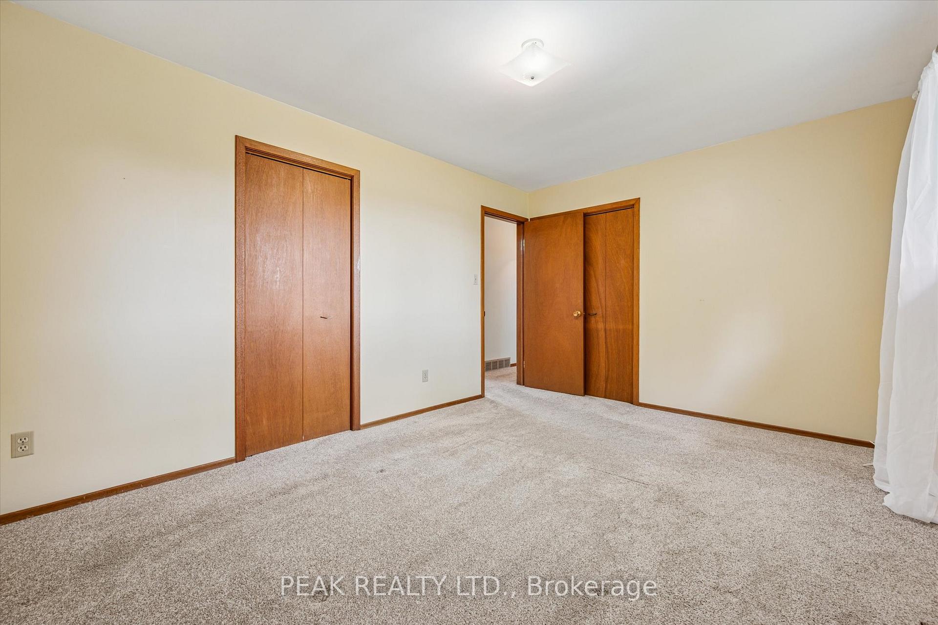 Photo 22 of 553 Glendene Crescent, Waterloo — HOMEH