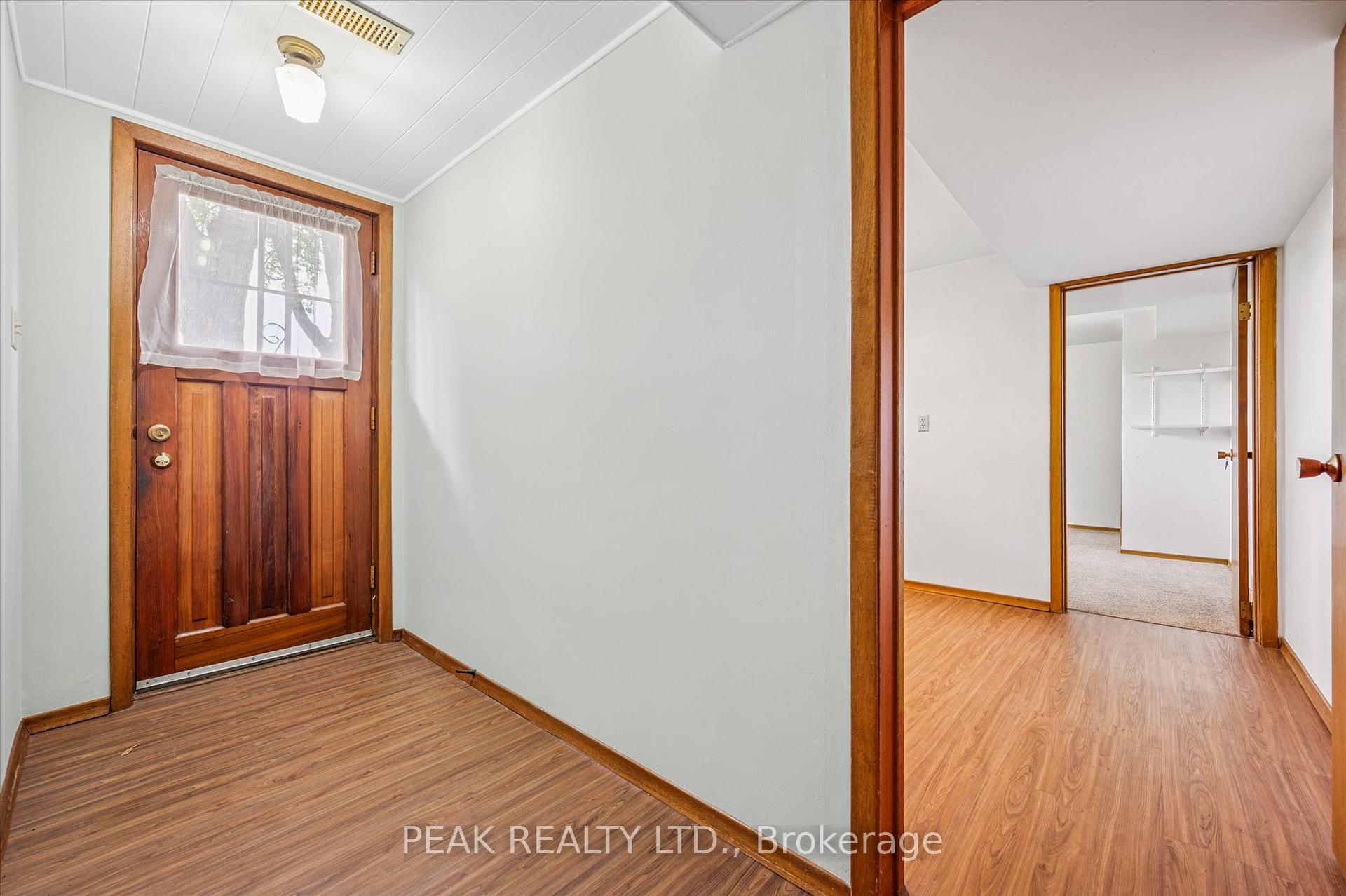 Photo 32 of 553 Glendene Crescent, Waterloo — HOMEH