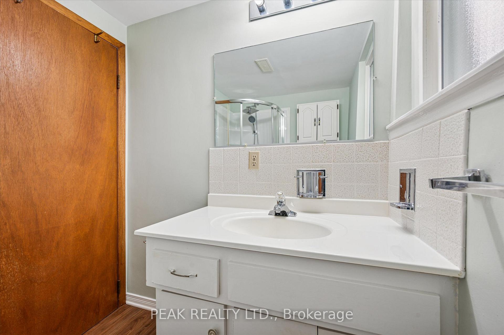 Photo 37 of 553 Glendene Crescent, Waterloo — HOMEH