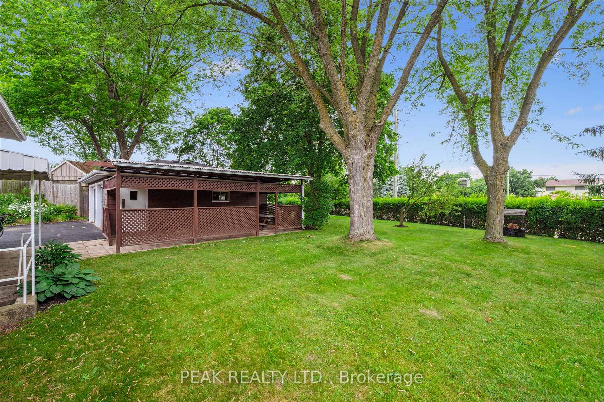 Photo 42 of 553 Glendene Crescent, Waterloo — HOMEH