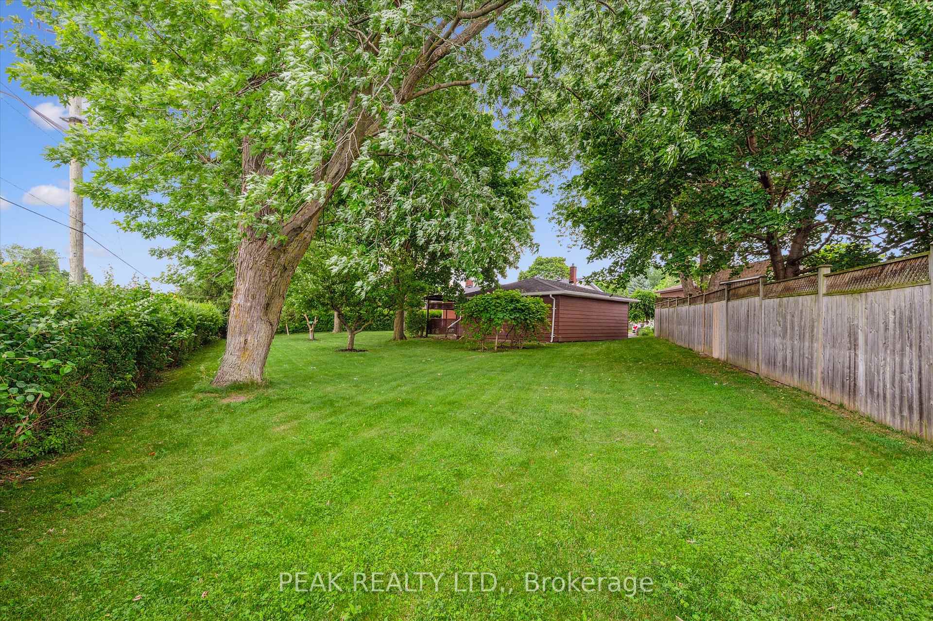 Photo 44 of 553 Glendene Crescent, Waterloo — HOMEH