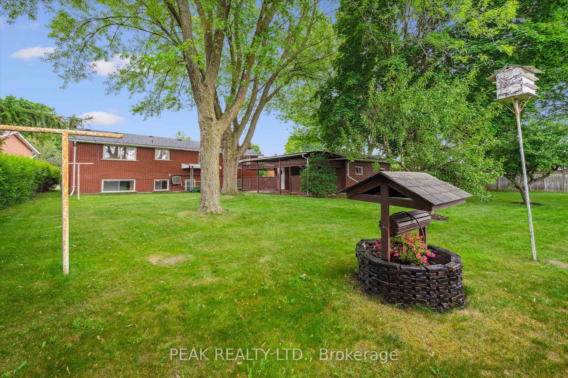 Photo 45 of 553 Glendene Crescent, Waterloo — HOMEH