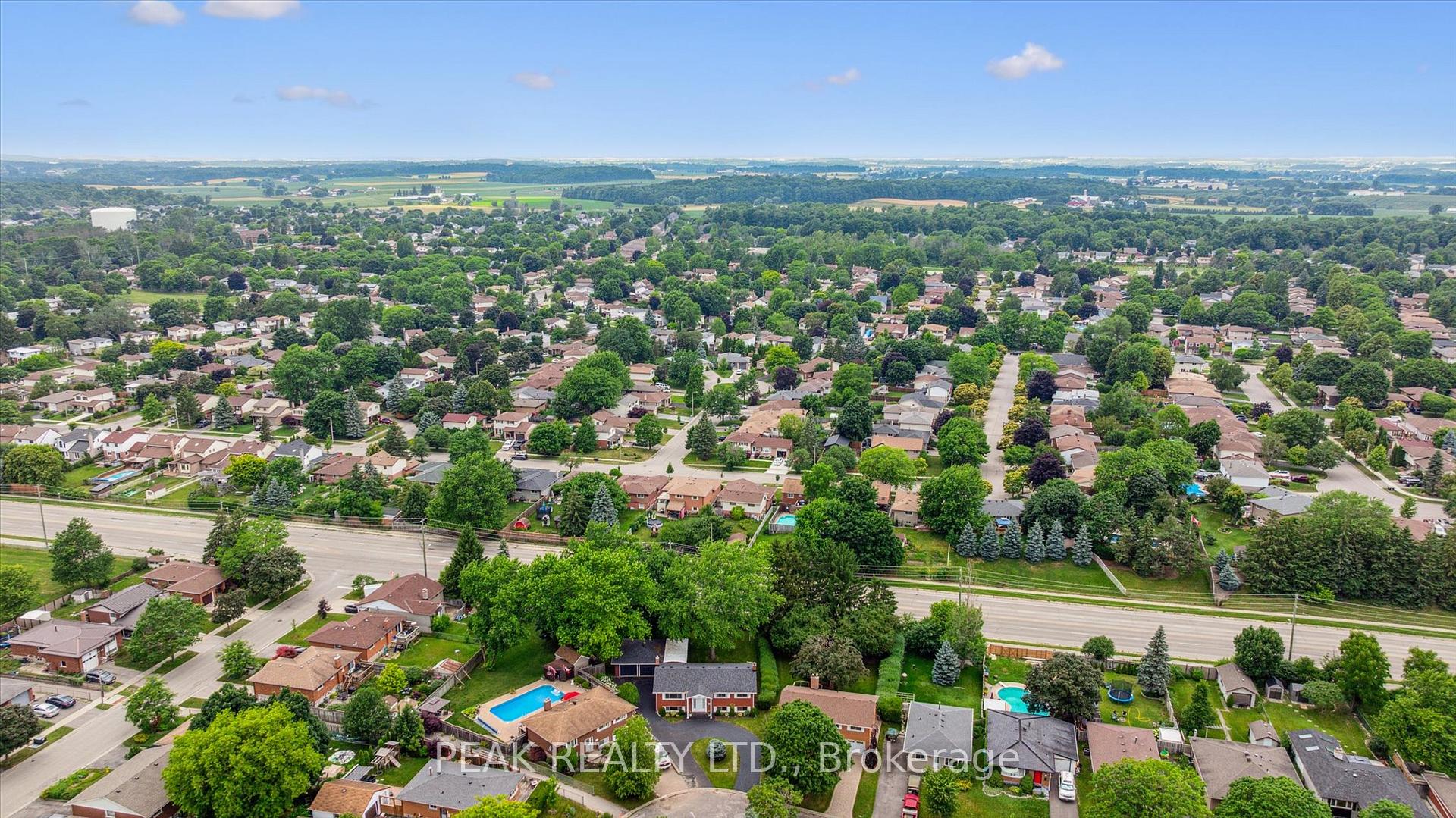 Photo 48 of 553 Glendene Crescent, Waterloo — HOMEH