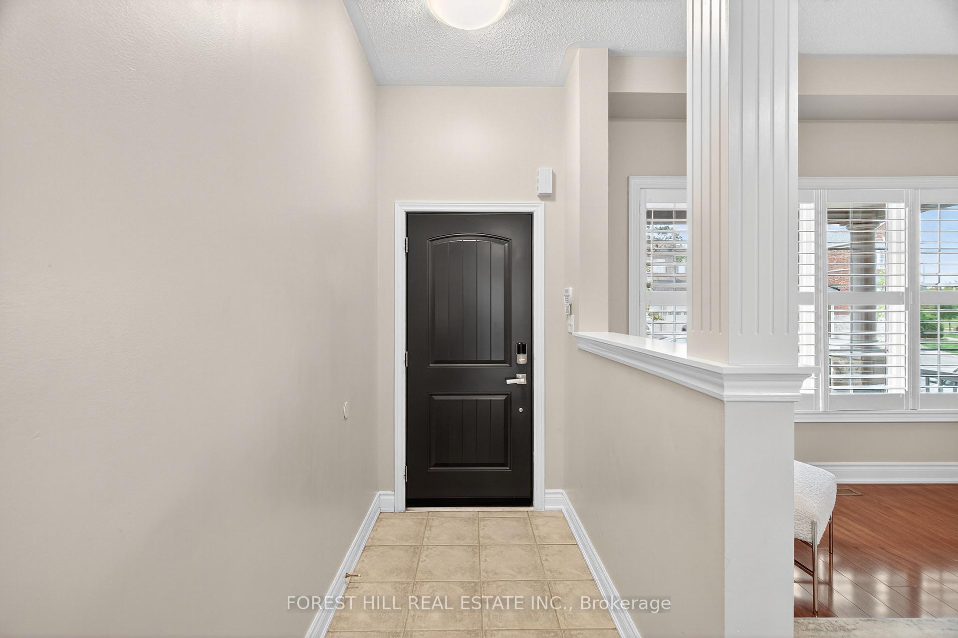 Photo 4 of 10 Mendel Crescent, Vaughan, Patterson — HOMEH