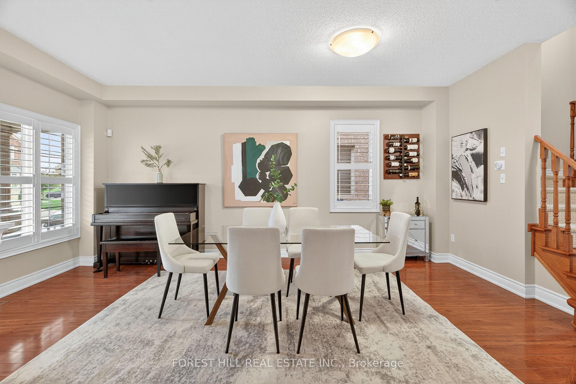 Photo 9 of 10 Mendel Crescent, Vaughan, Patterson — HOMEH