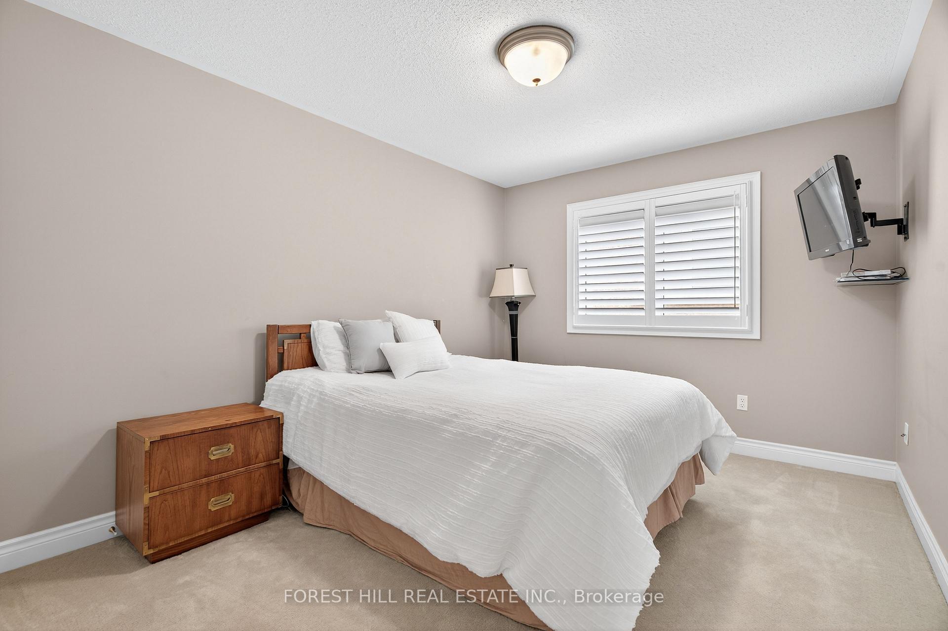 Photo 22 of 10 Mendel Crescent, Vaughan, Patterson — HOMEH