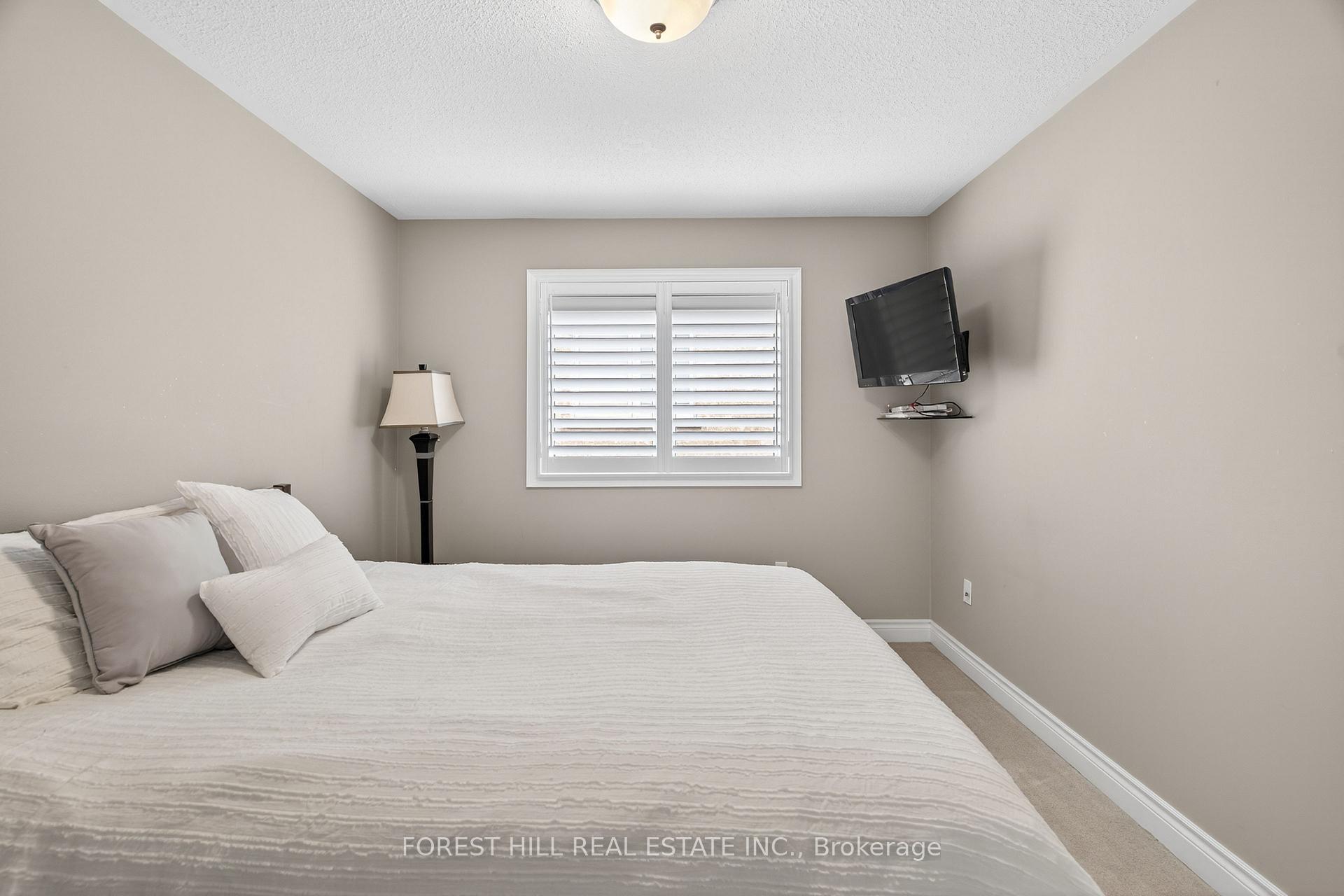 Photo 23 of 10 Mendel Crescent, Vaughan, Patterson — HOMEH