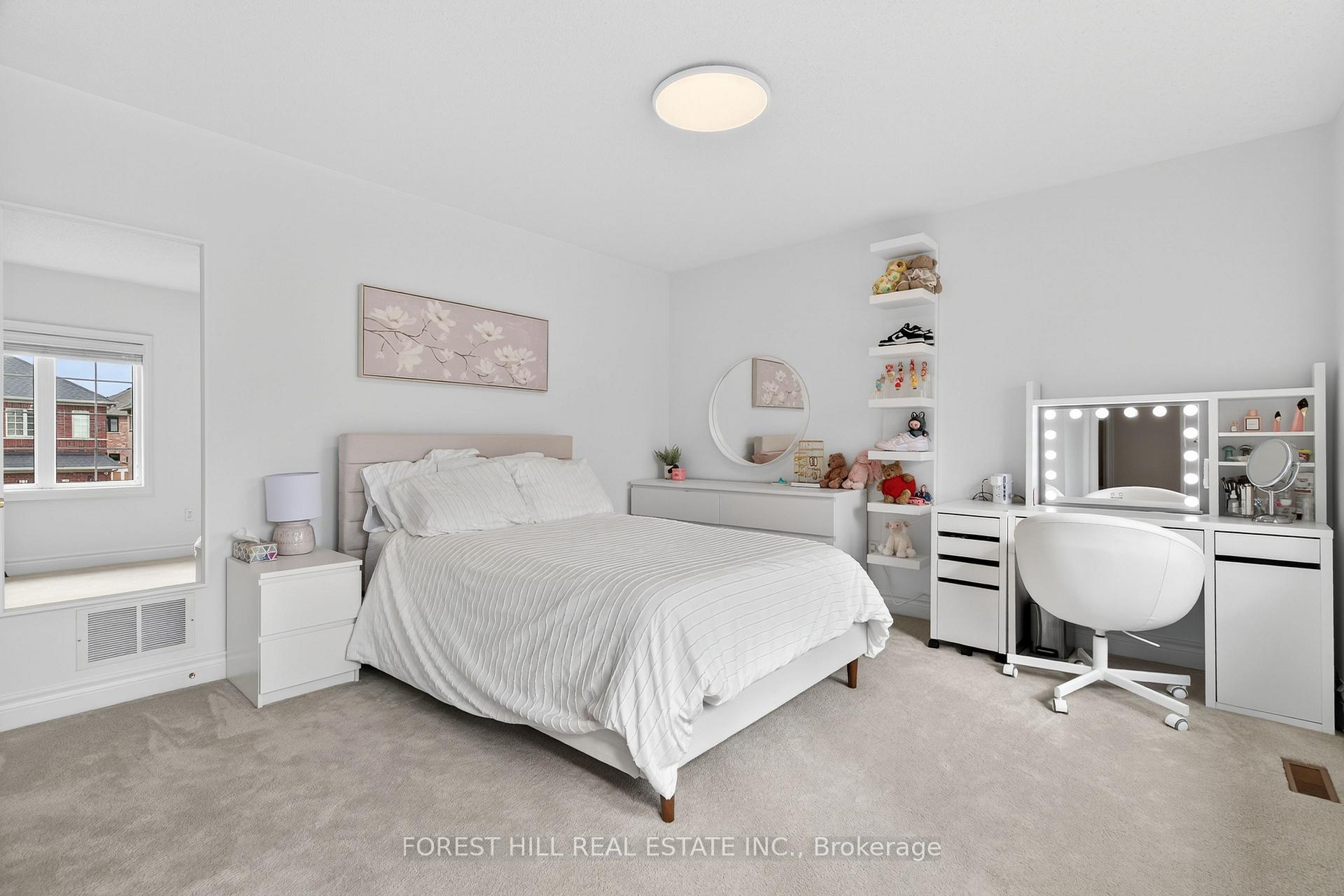 Photo 24 of 10 Mendel Crescent, Vaughan, Patterson — HOMEH