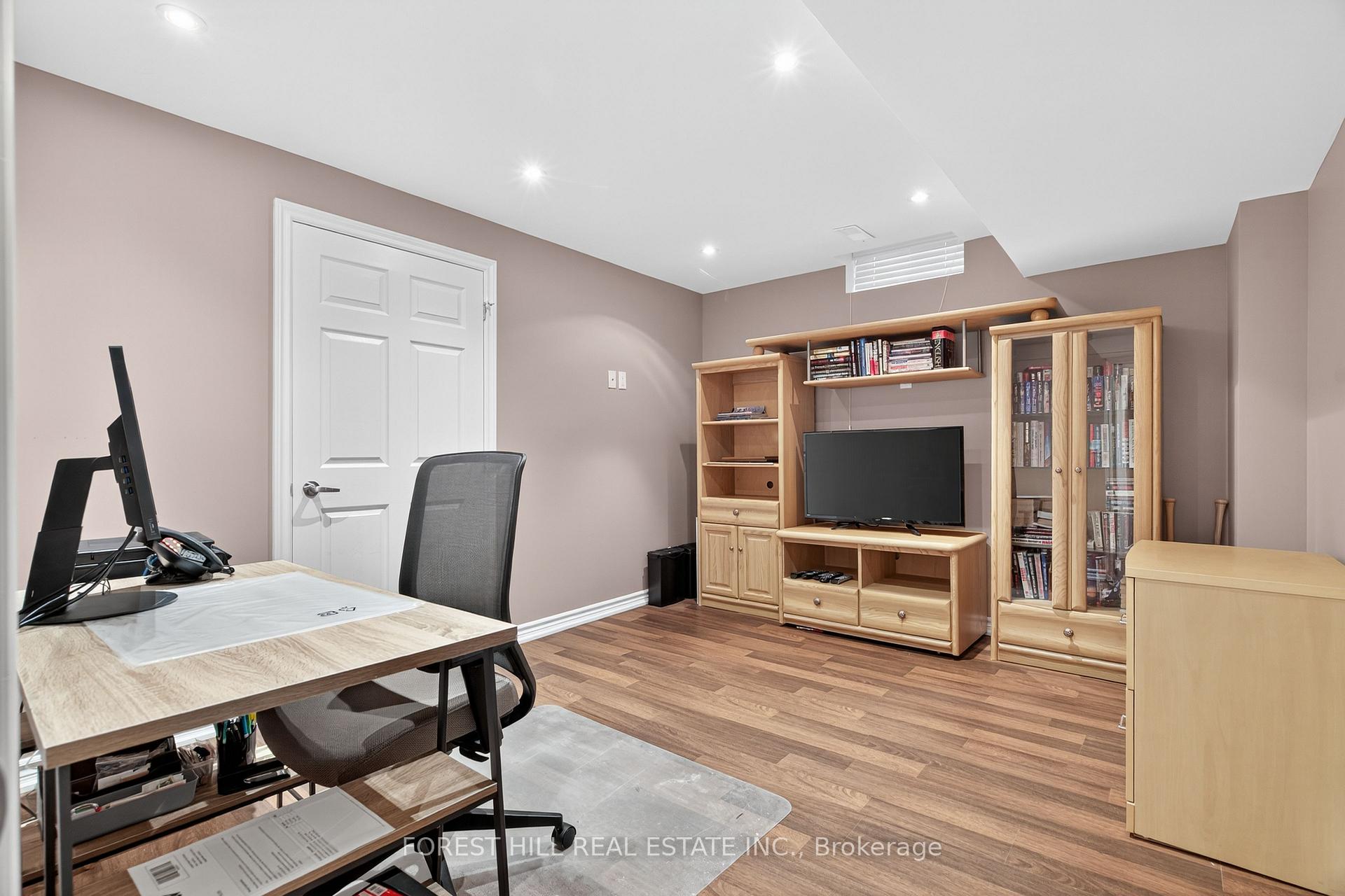Photo 33 of 10 Mendel Crescent, Vaughan, Patterson — HOMEH