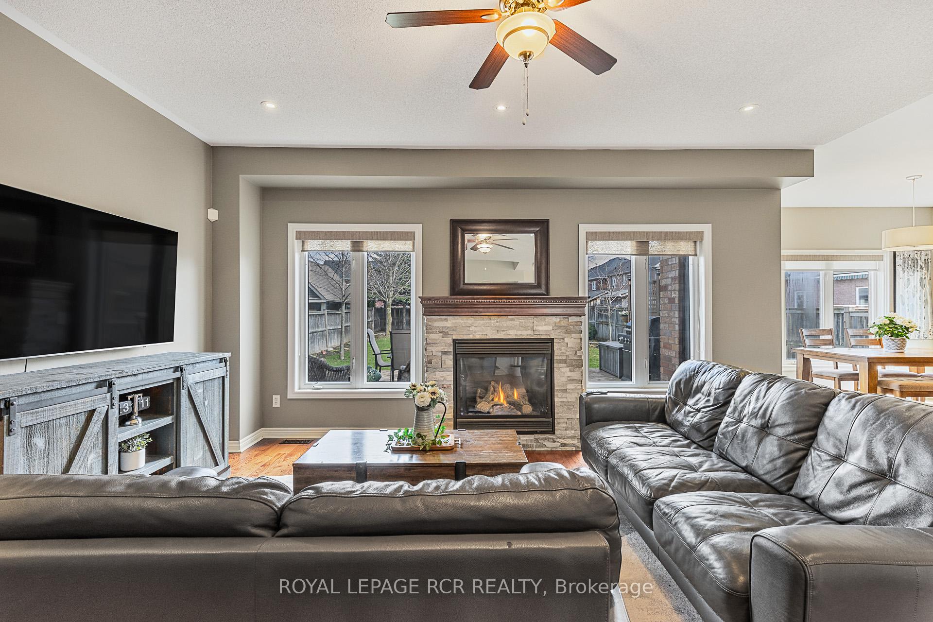 Photo 12 of 9 Coral Creek Crescent, Uxbridge — HOMEH