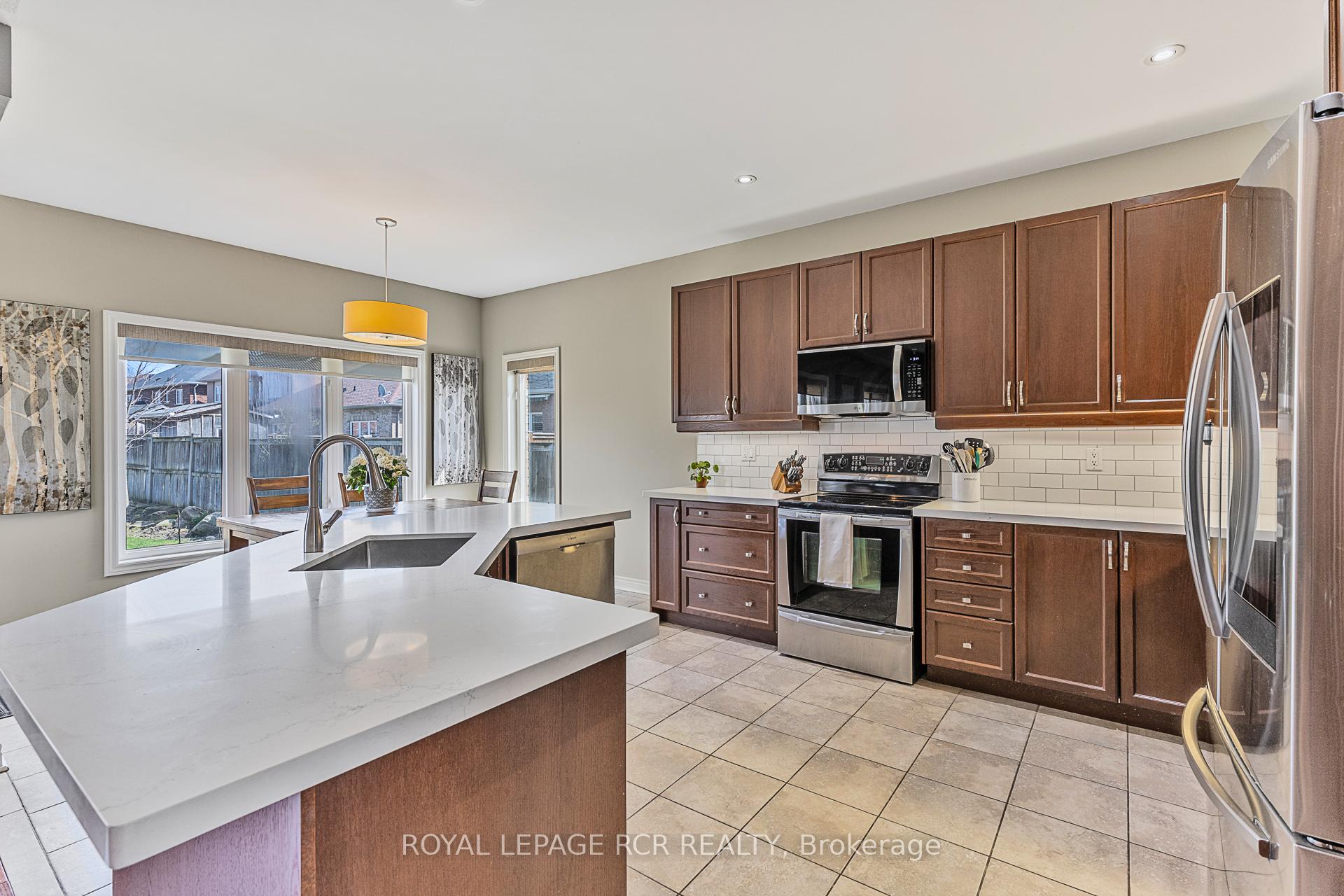Photo 16 of 9 Coral Creek Crescent, Uxbridge — HOMEH