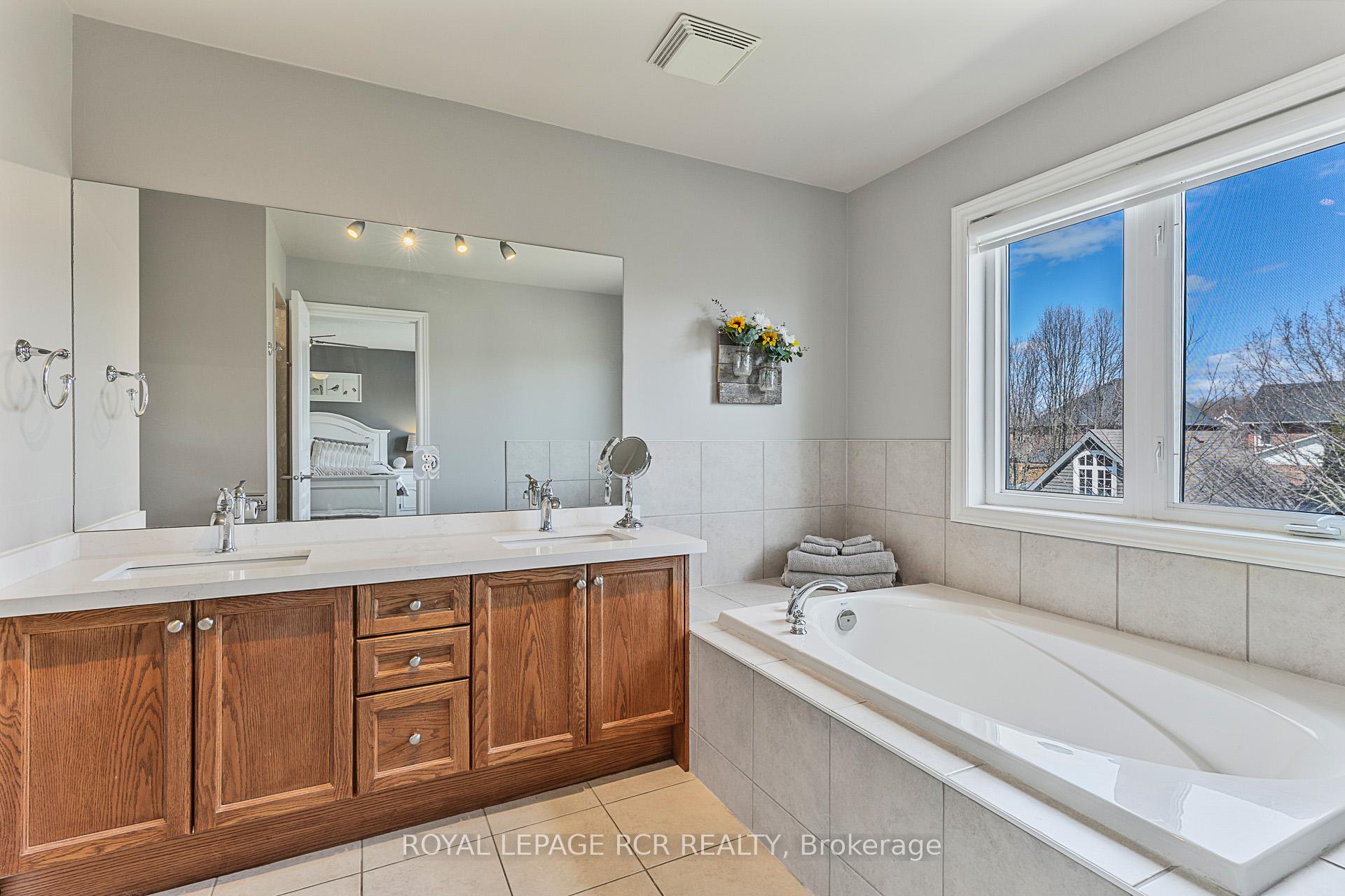 Photo 24 of 9 Coral Creek Crescent, Uxbridge — HOMEH
