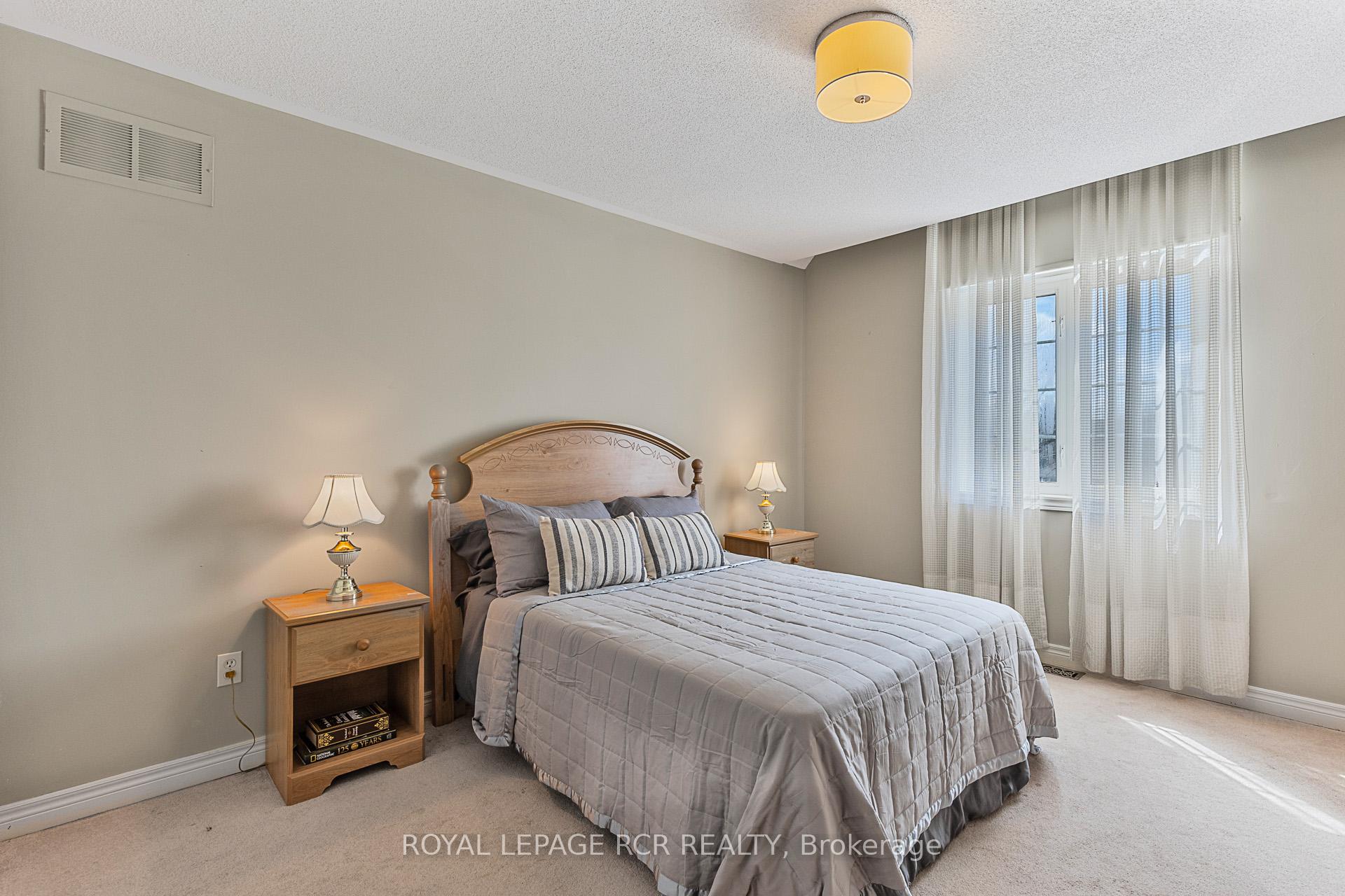 Photo 25 of 9 Coral Creek Crescent, Uxbridge — HOMEH
