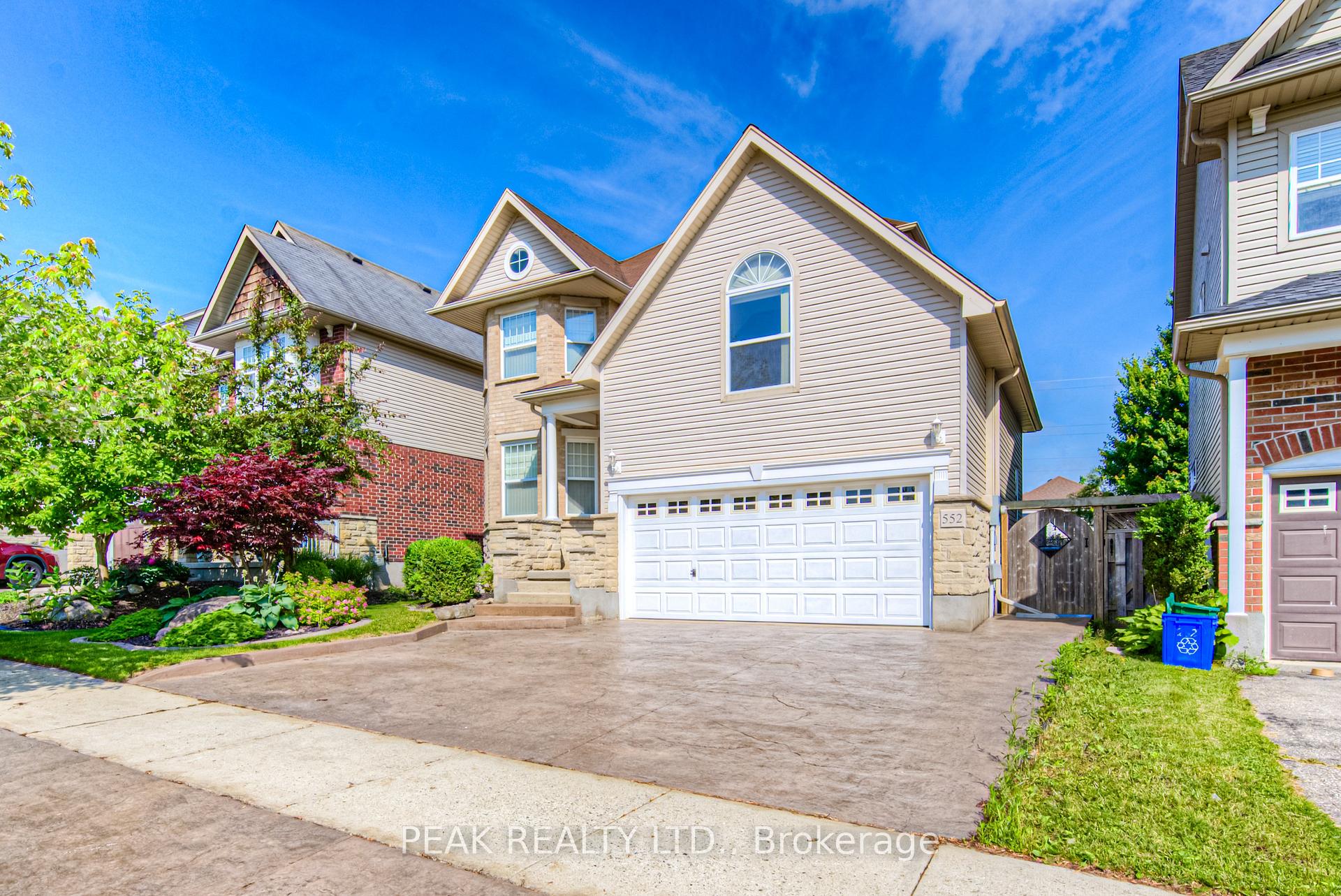 Photo 2 of 552 Altheim Crescent, Waterloo — HOMEH