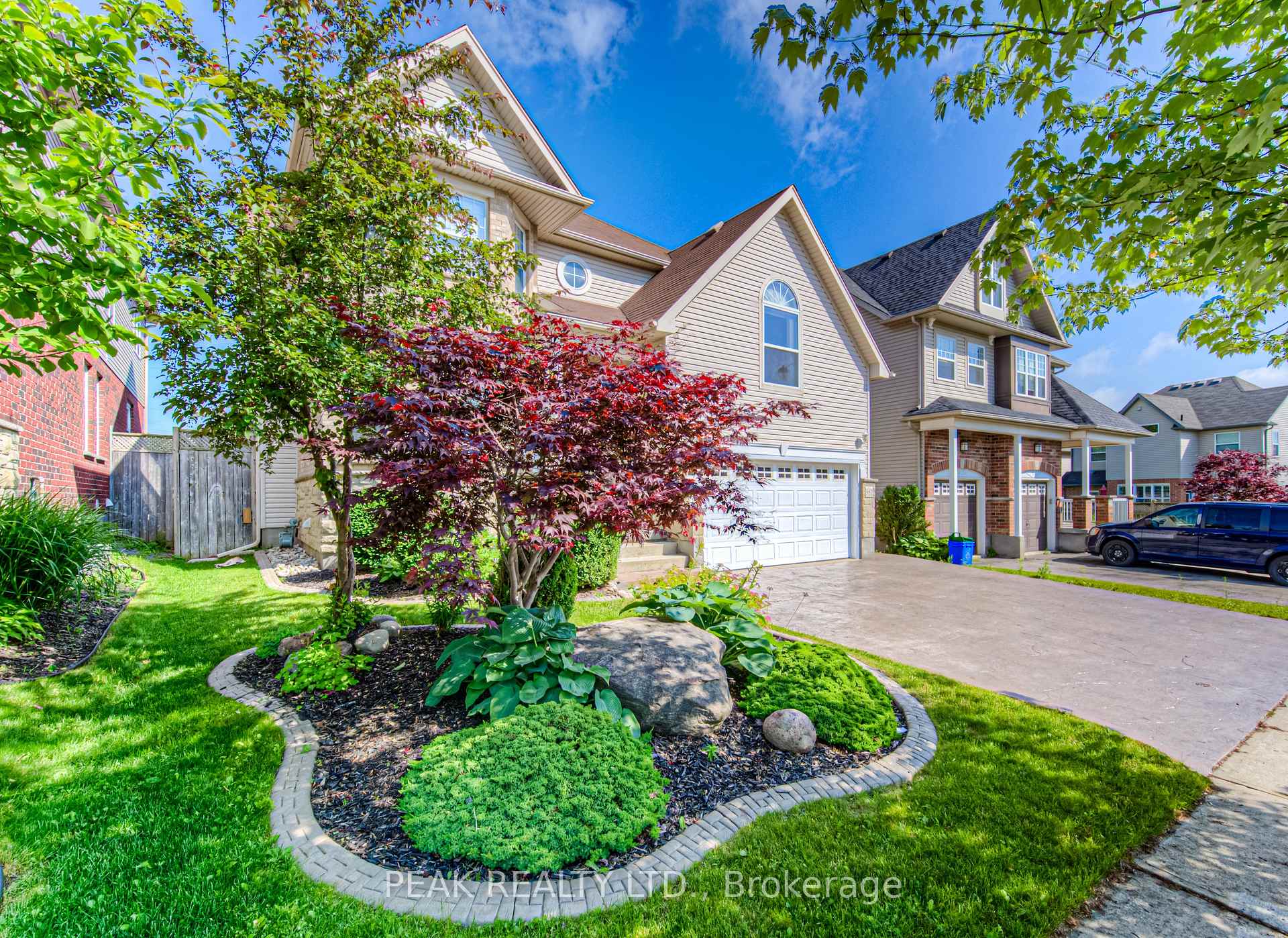 Photo 3 of 552 Altheim Crescent, Waterloo — HOMEH