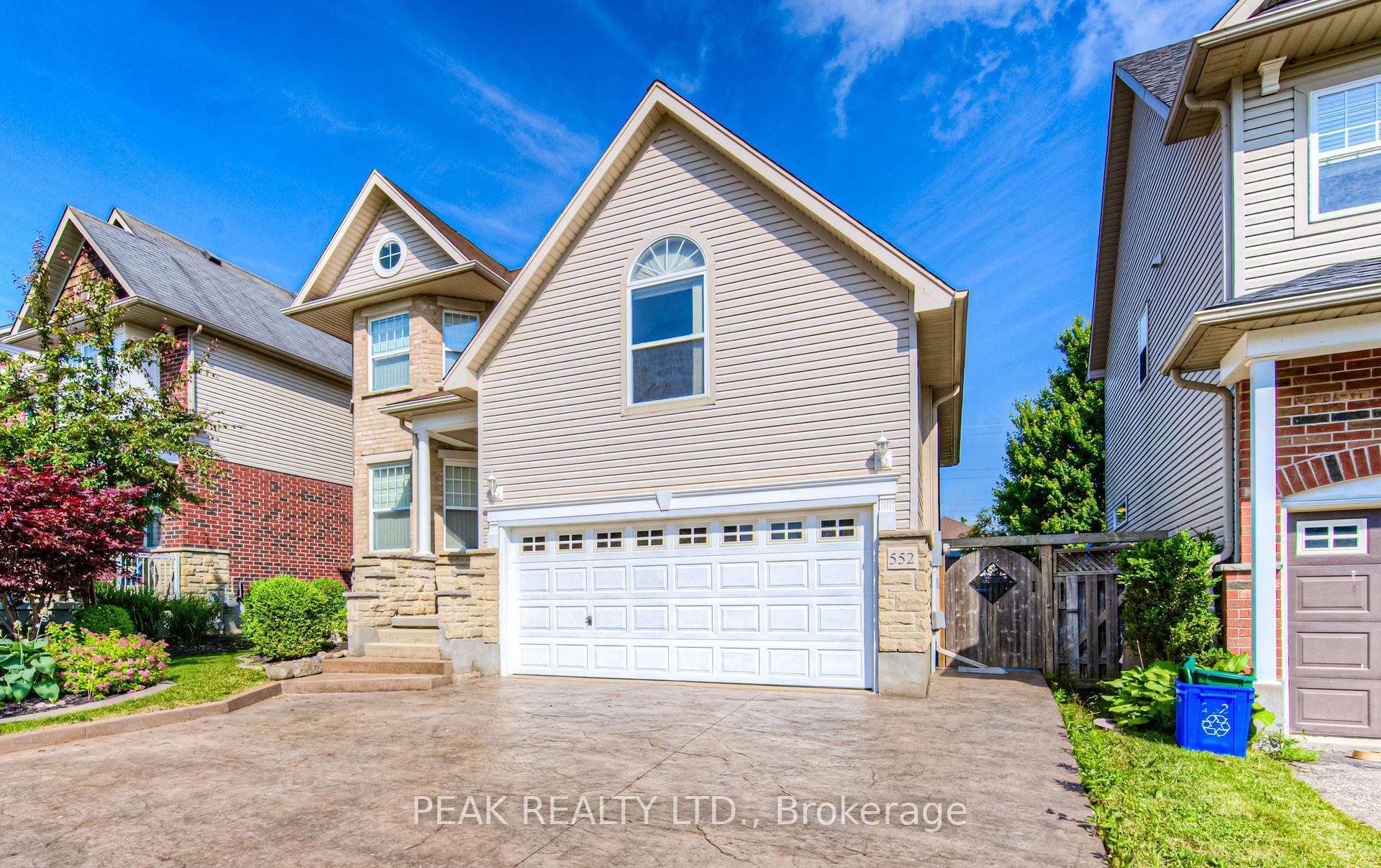 Photo 5 of 552 Altheim Crescent, Waterloo — HOMEH