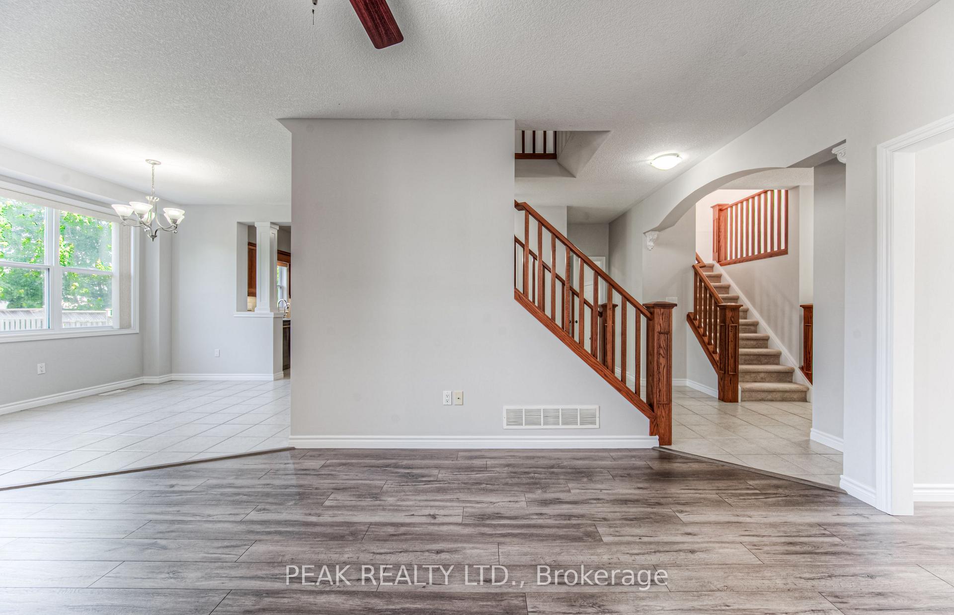 Photo 11 of 552 Altheim Crescent, Waterloo — HOMEH