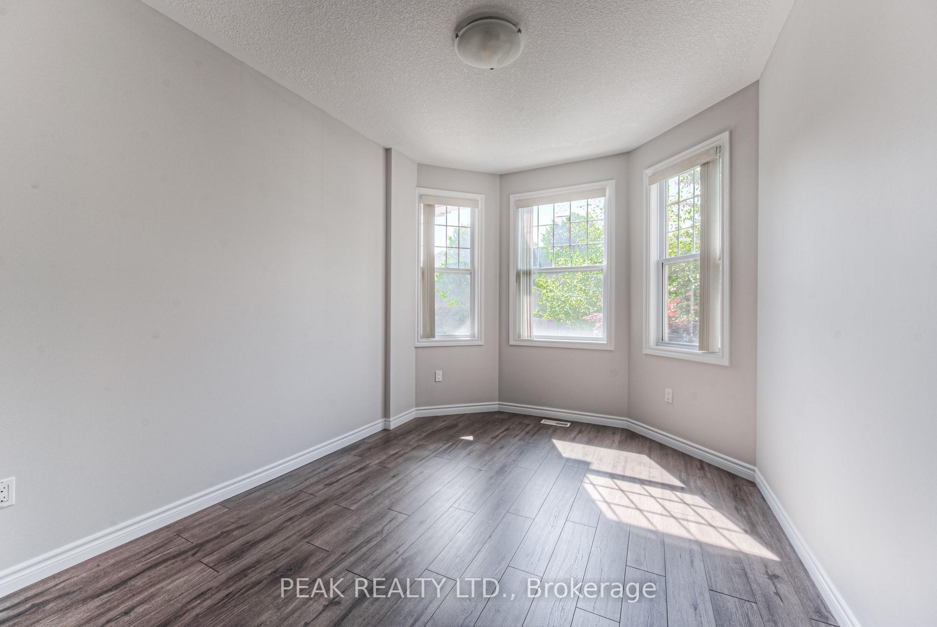 Photo 14 of 552 Altheim Crescent, Waterloo — HOMEH