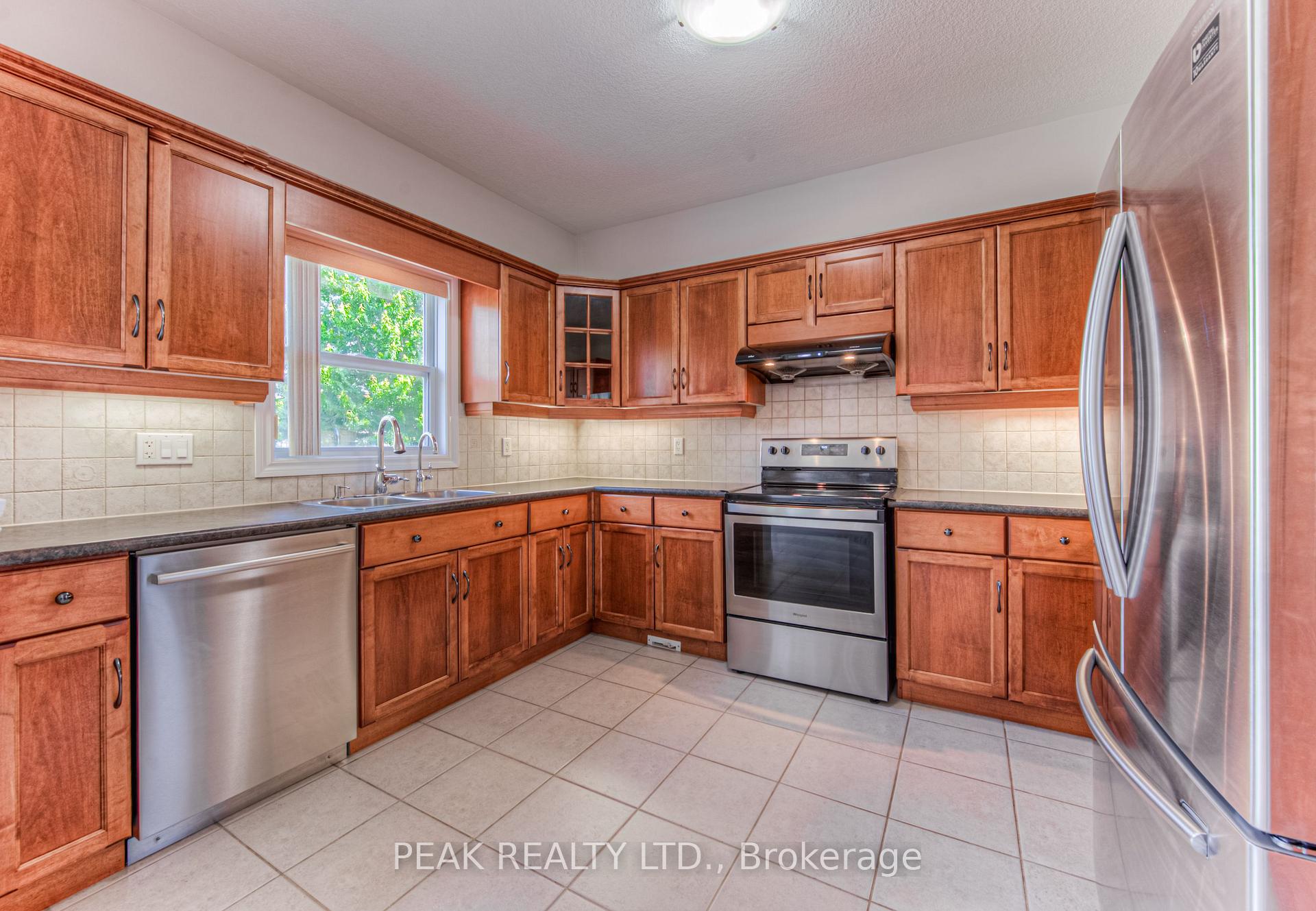 Photo 25 of 552 Altheim Crescent, Waterloo — HOMEH