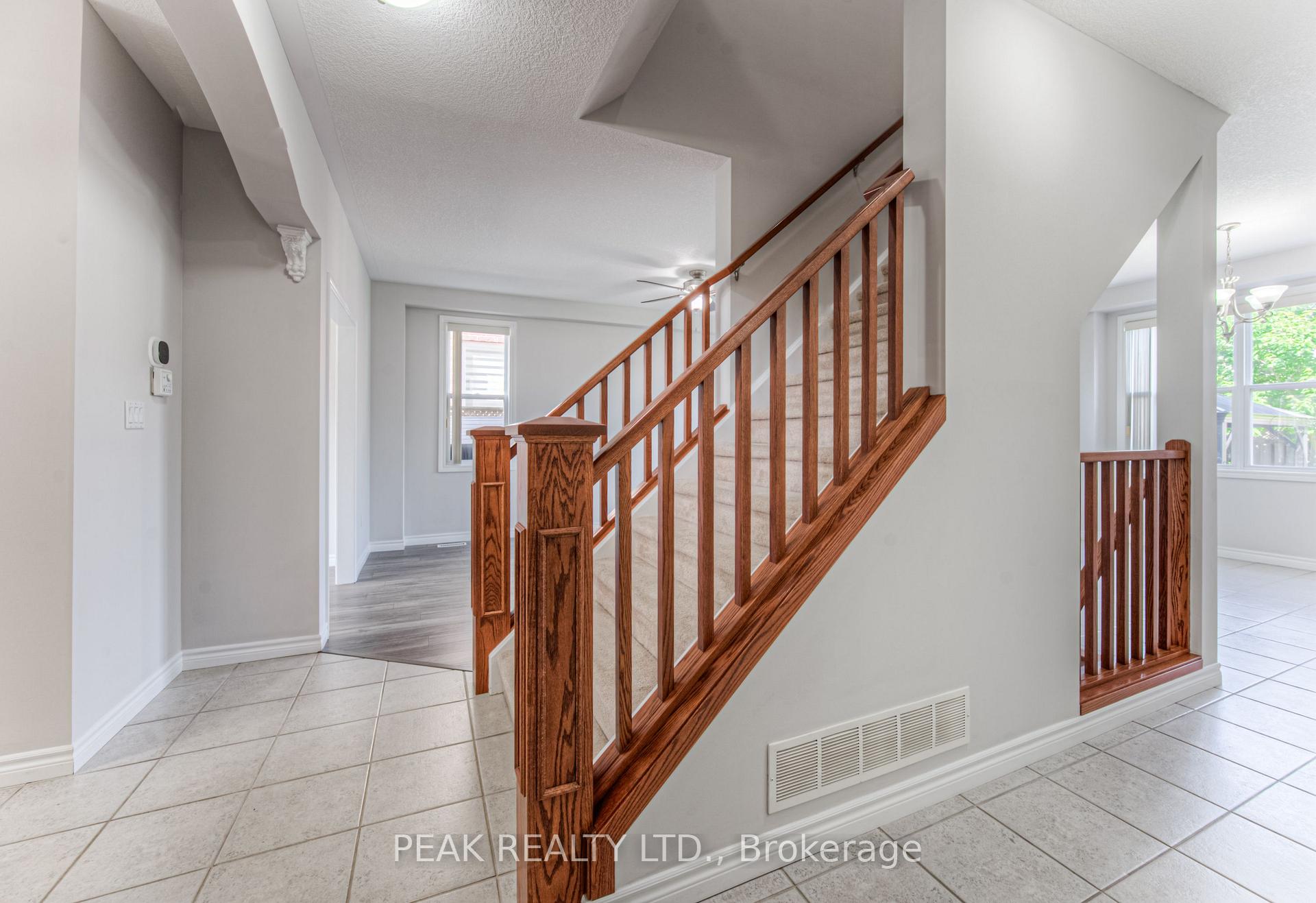 Photo 32 of 552 Altheim Crescent, Waterloo — HOMEH
