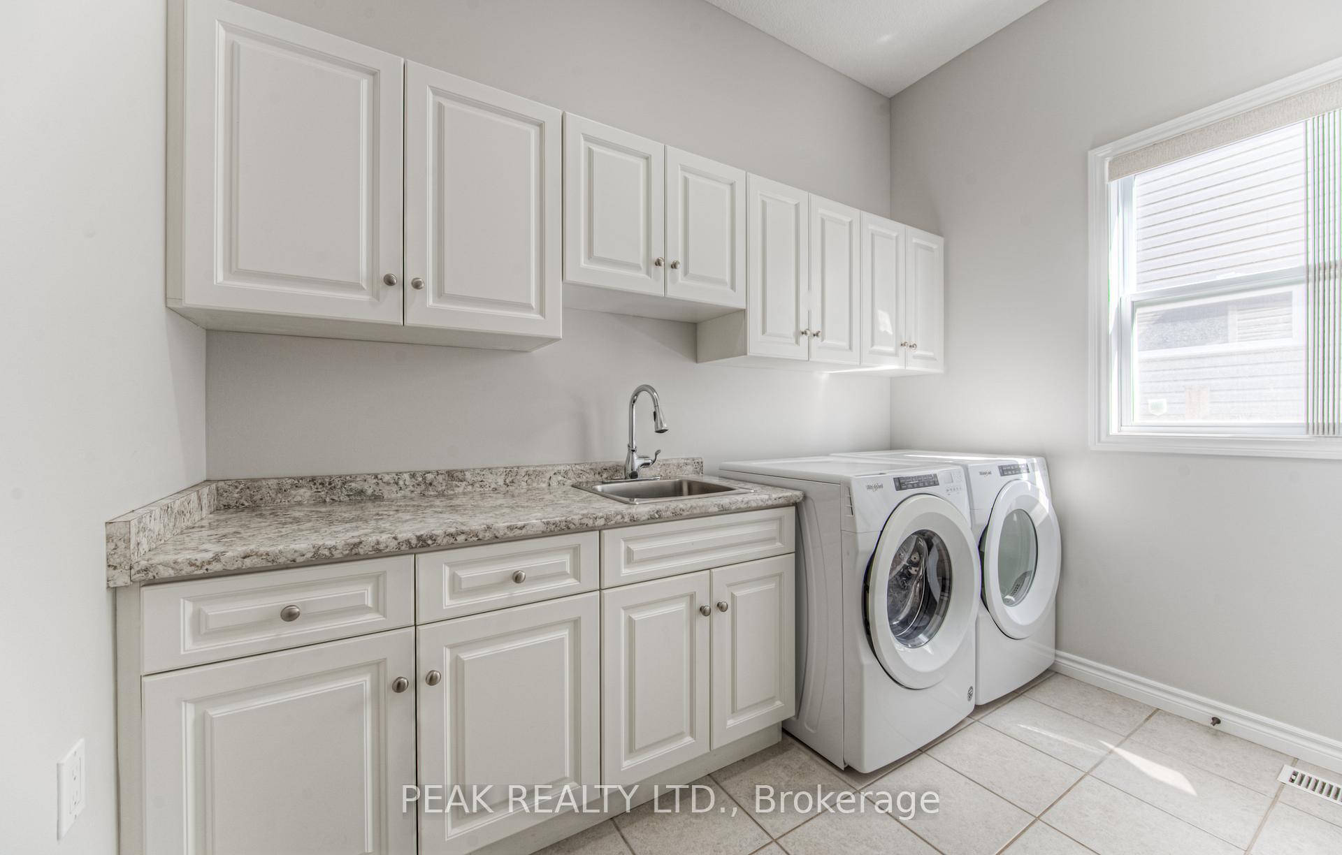 Photo 33 of 552 Altheim Crescent, Waterloo — HOMEH