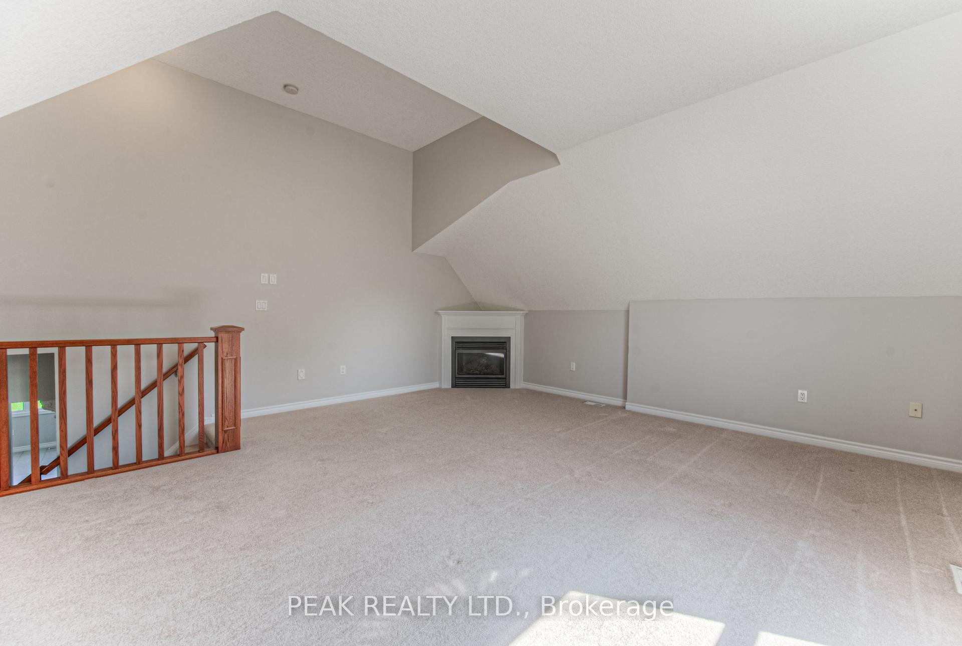 Photo 37 of 552 Altheim Crescent, Waterloo — HOMEH