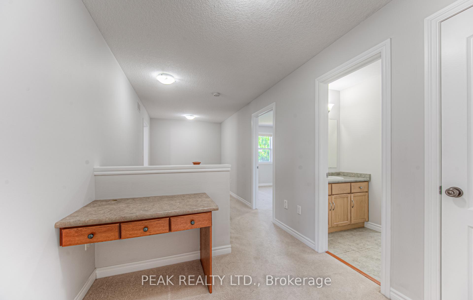 Photo 40 of 552 Altheim Crescent, Waterloo — HOMEH