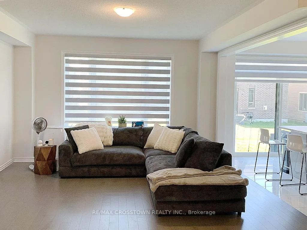 Photo 8 of 20 Rochester Drive, Barrie, Rural Barrie Southeast — HOMEH