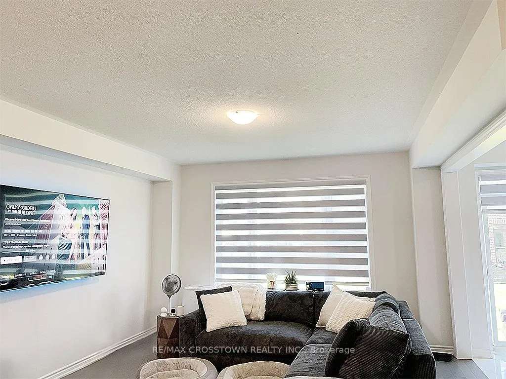 Photo 9 of 20 Rochester Drive, Barrie, Rural Barrie Southeast — HOMEH