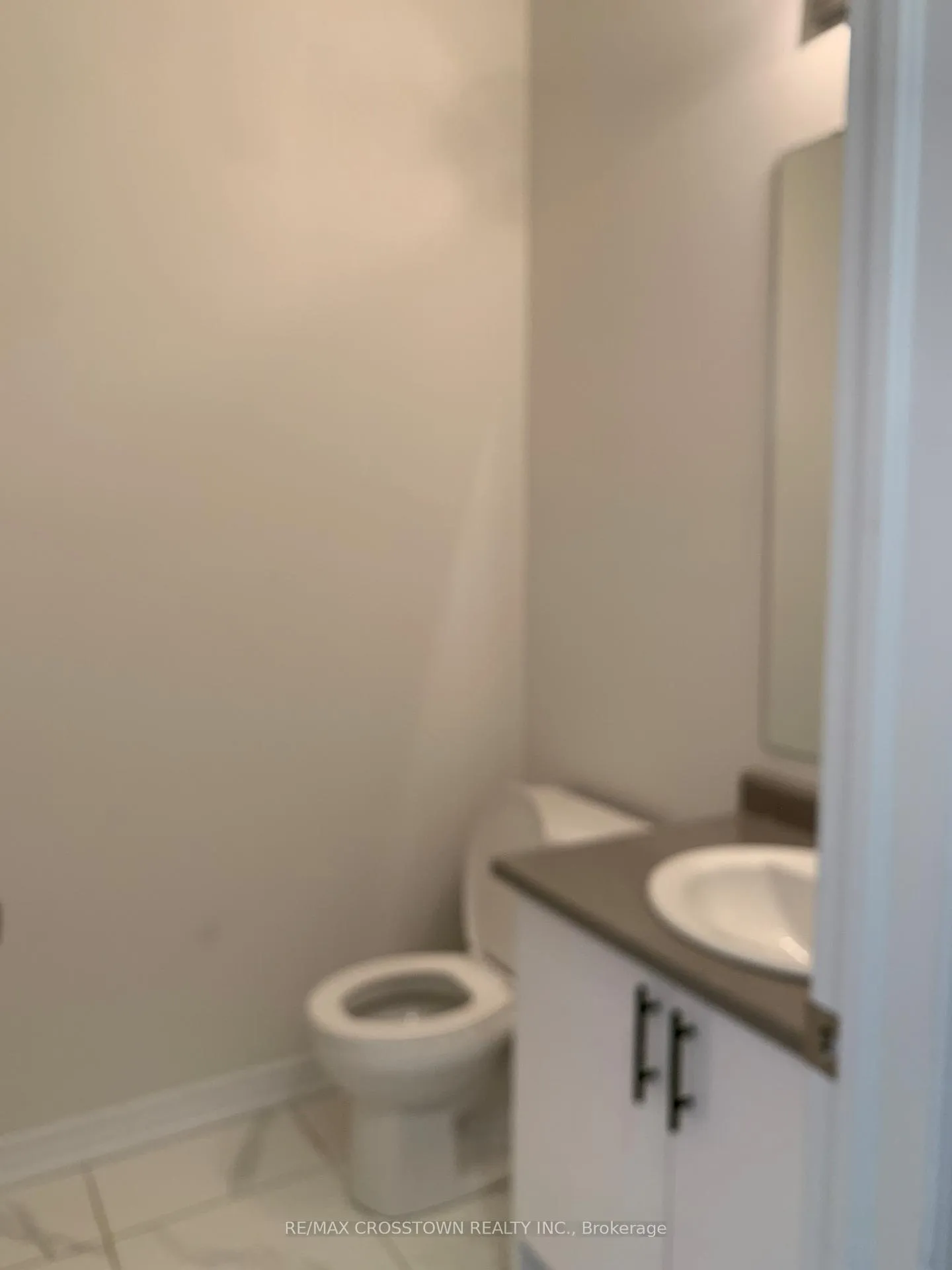 Photo 13 of 20 Rochester Drive, Barrie, Rural Barrie Southeast — HOMEH