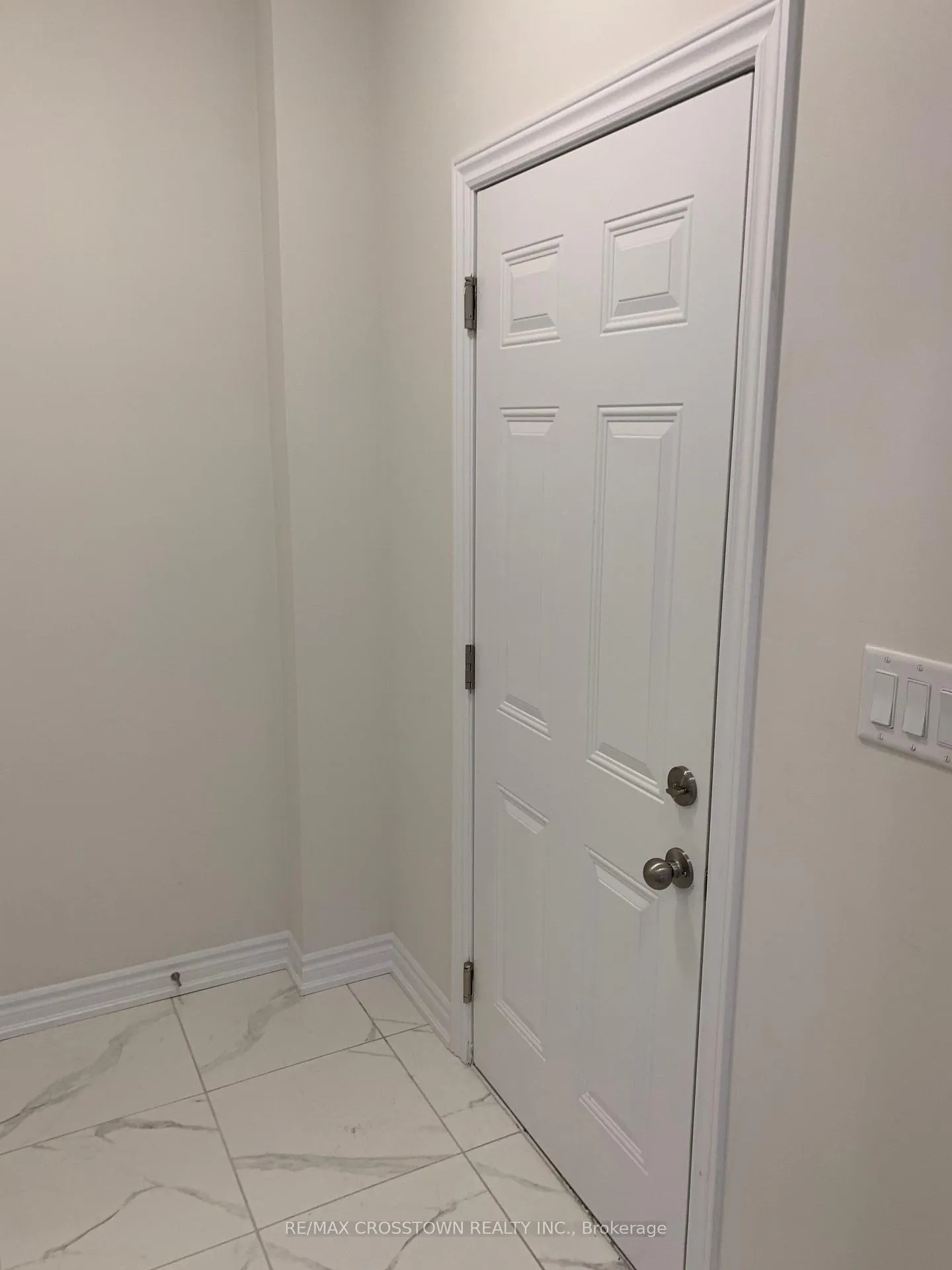 Photo 15 of 20 Rochester Drive, Barrie, Rural Barrie Southeast — HOMEH