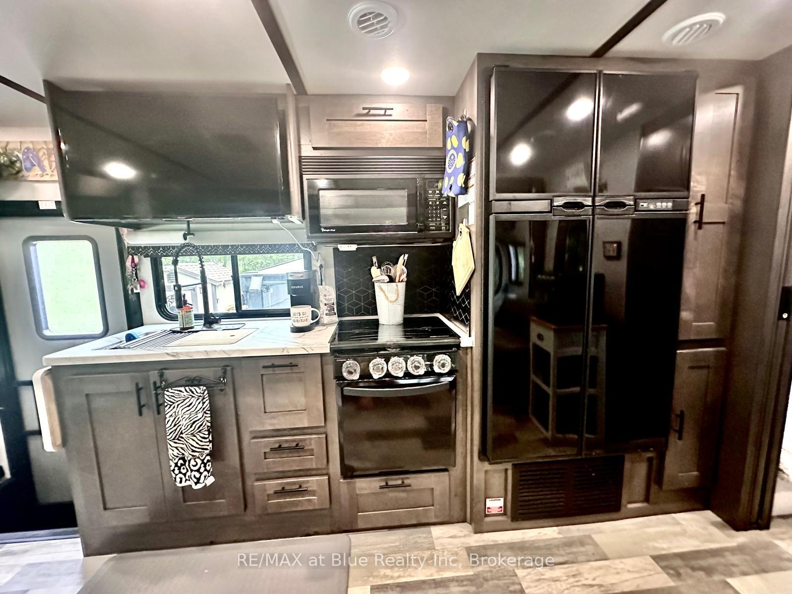 Photo 10 of Unit Tamarak 92, 7489 Sideroad 5, Wellington North, Rural Wellington North — HOMEH