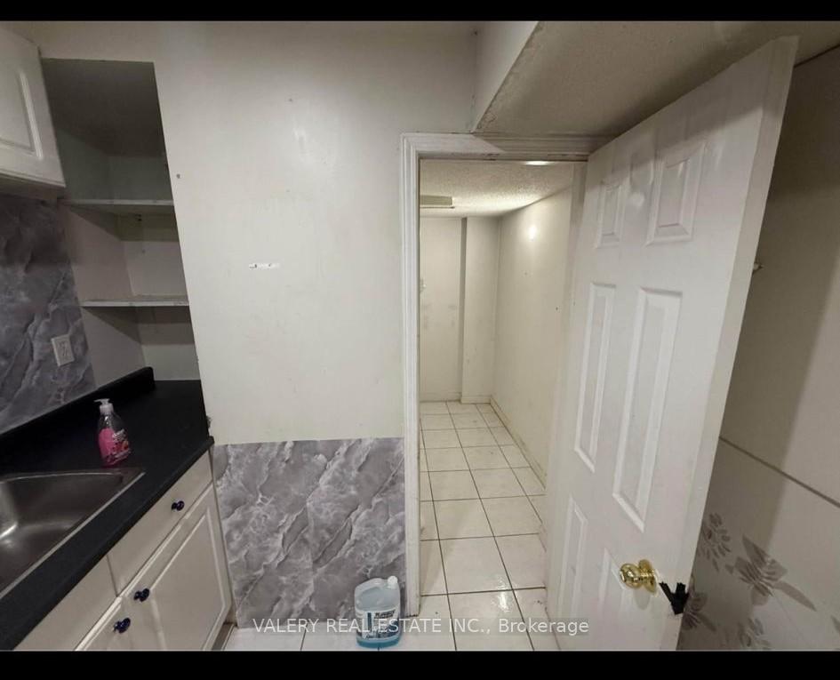 Photo 2 of 25 Cormel Street, Vaughan, Maple — HOMEH