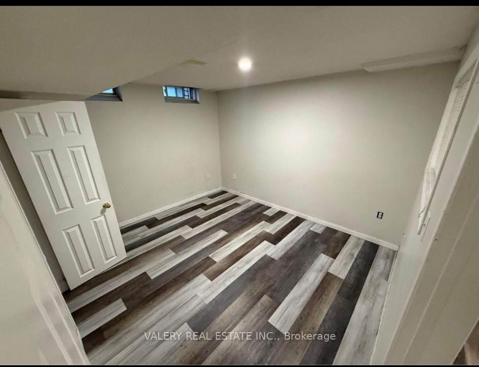 Photo 4 of 25 Cormel Street, Vaughan, Maple — HOMEH