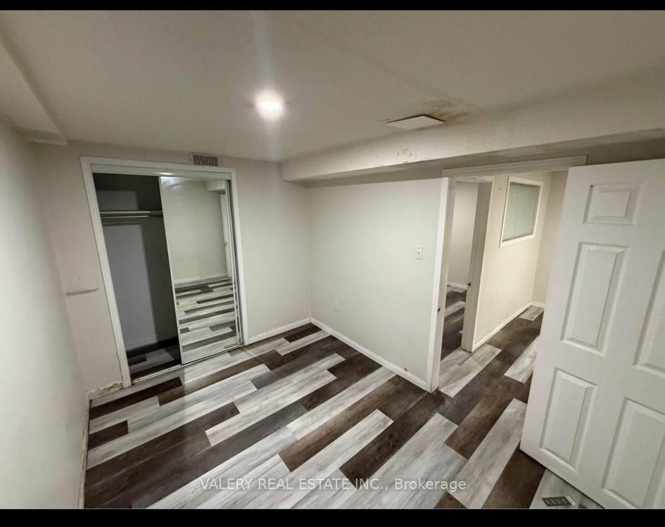 Photo 5 of 25 Cormel Street, Vaughan, Maple — HOMEH